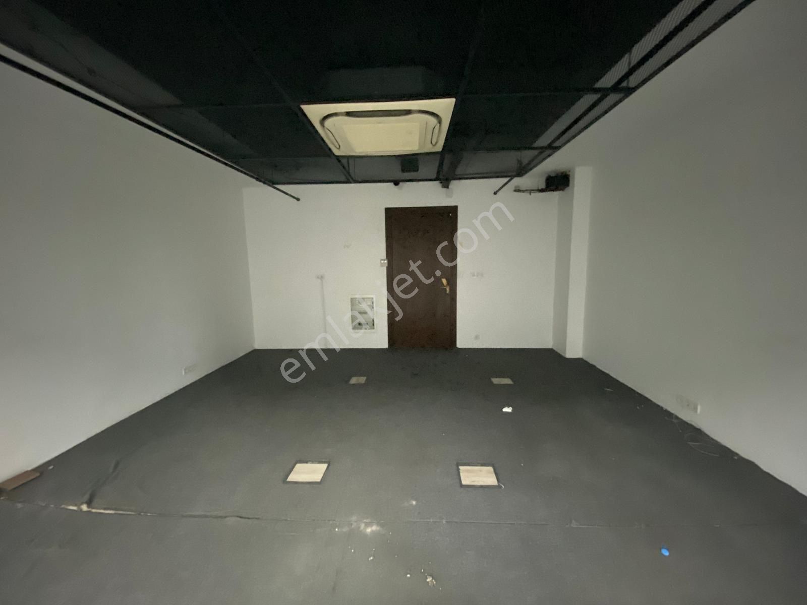 Nef 09 Plazada Metroya Çok Yakın Kiralık Ofis - Görsel 18
