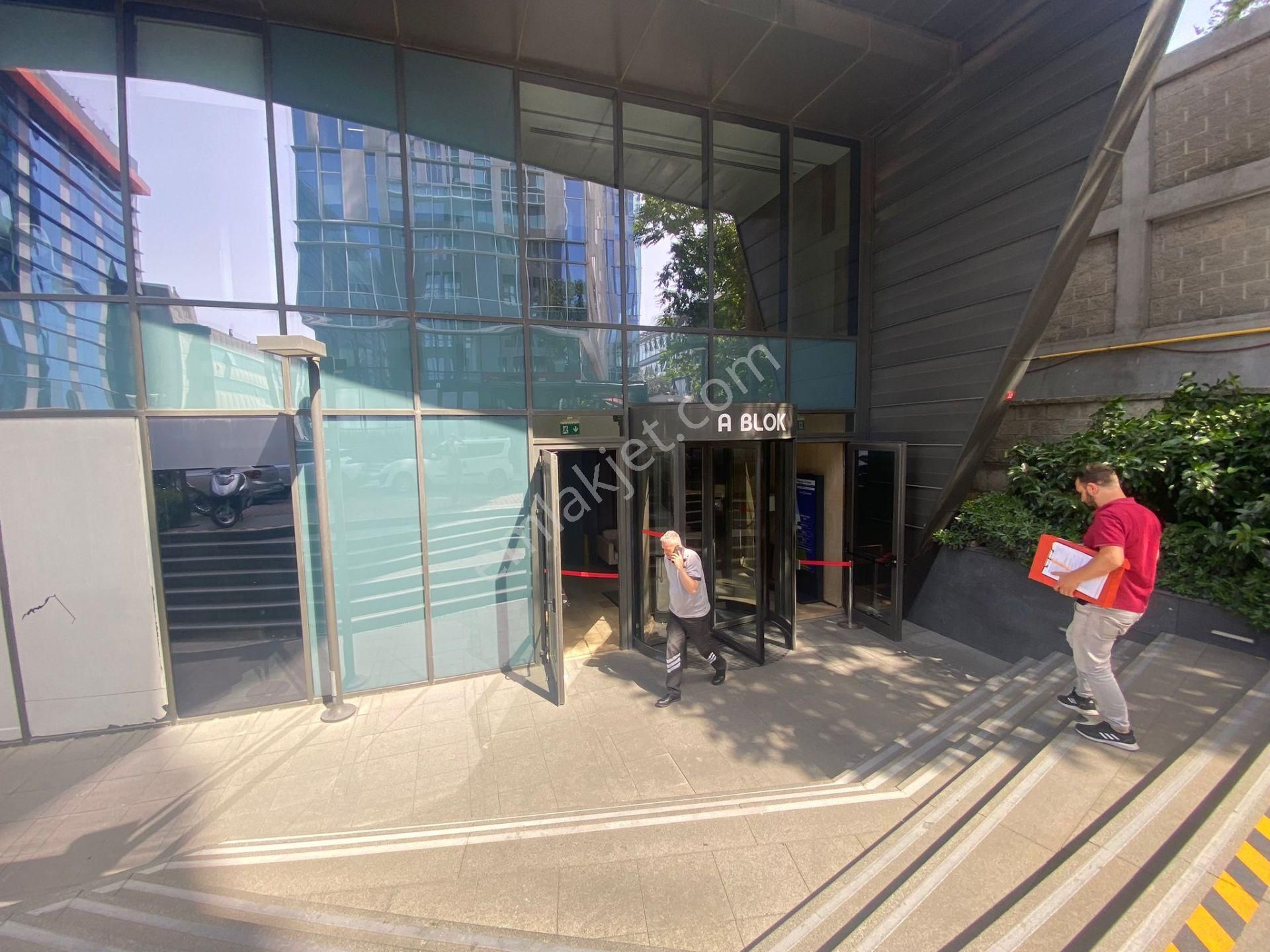 Nef 09 Plazada Metroya Çok Yakın Kiralık Ofis - Görsel 2