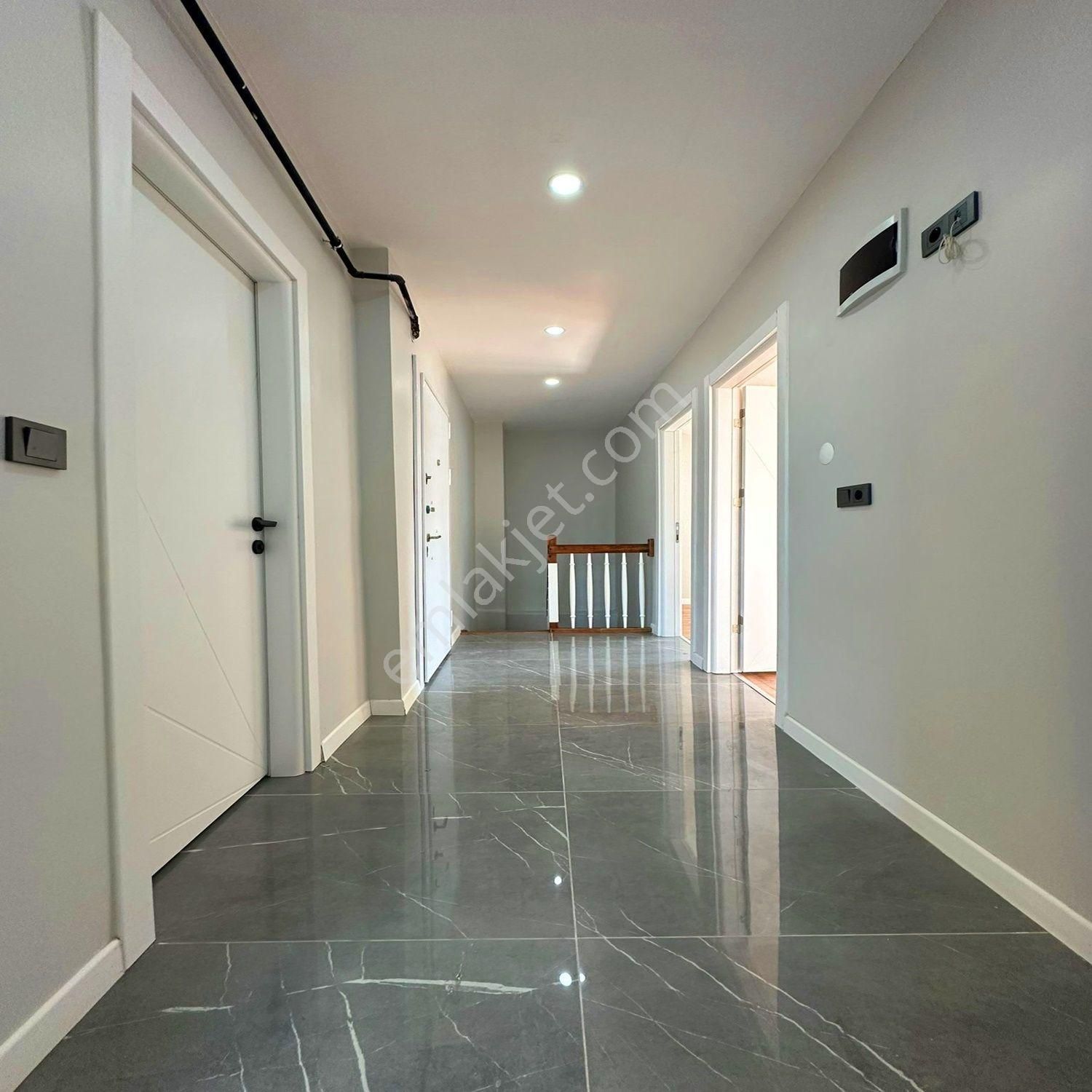 Beylikdüzü Yakuplu'da 5+2 195m2 Ön Cephe Dubleks Daire Fırsatı - Görsel 17