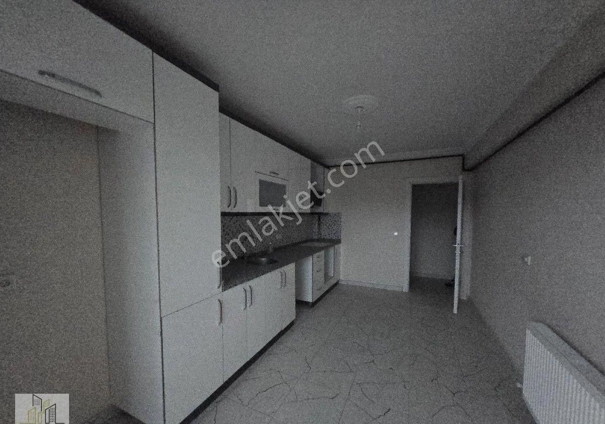 Çarşı Sokağında Kiralık 2+1 Daire - Görsel 3