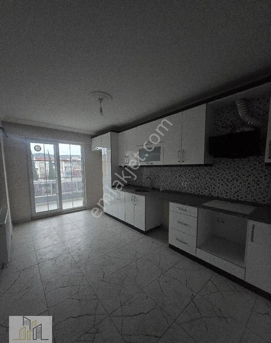 Çarşı Sokağında Kiralık 2+1 Daire - Görsel 7