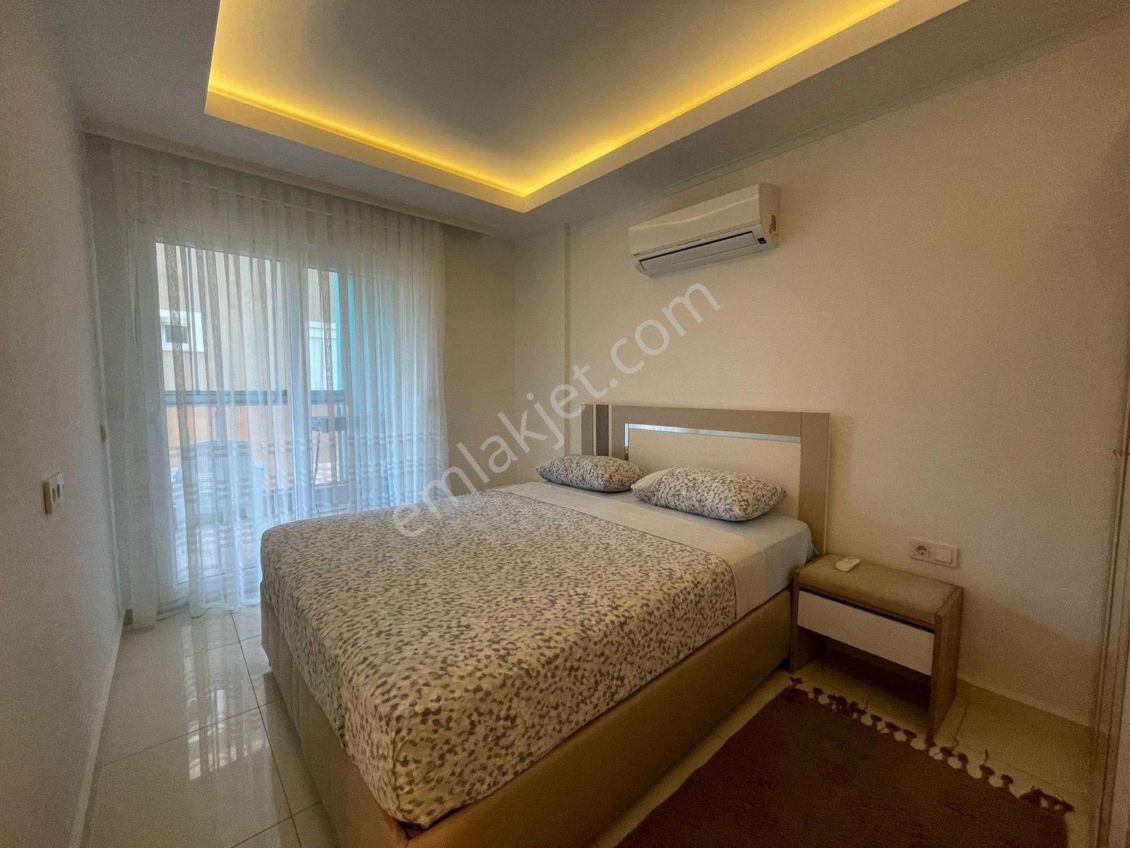 Kleopatrada Denize 150 Metre Mesafede Eşyalı 1+1 Temiz Daire - Görsel 11