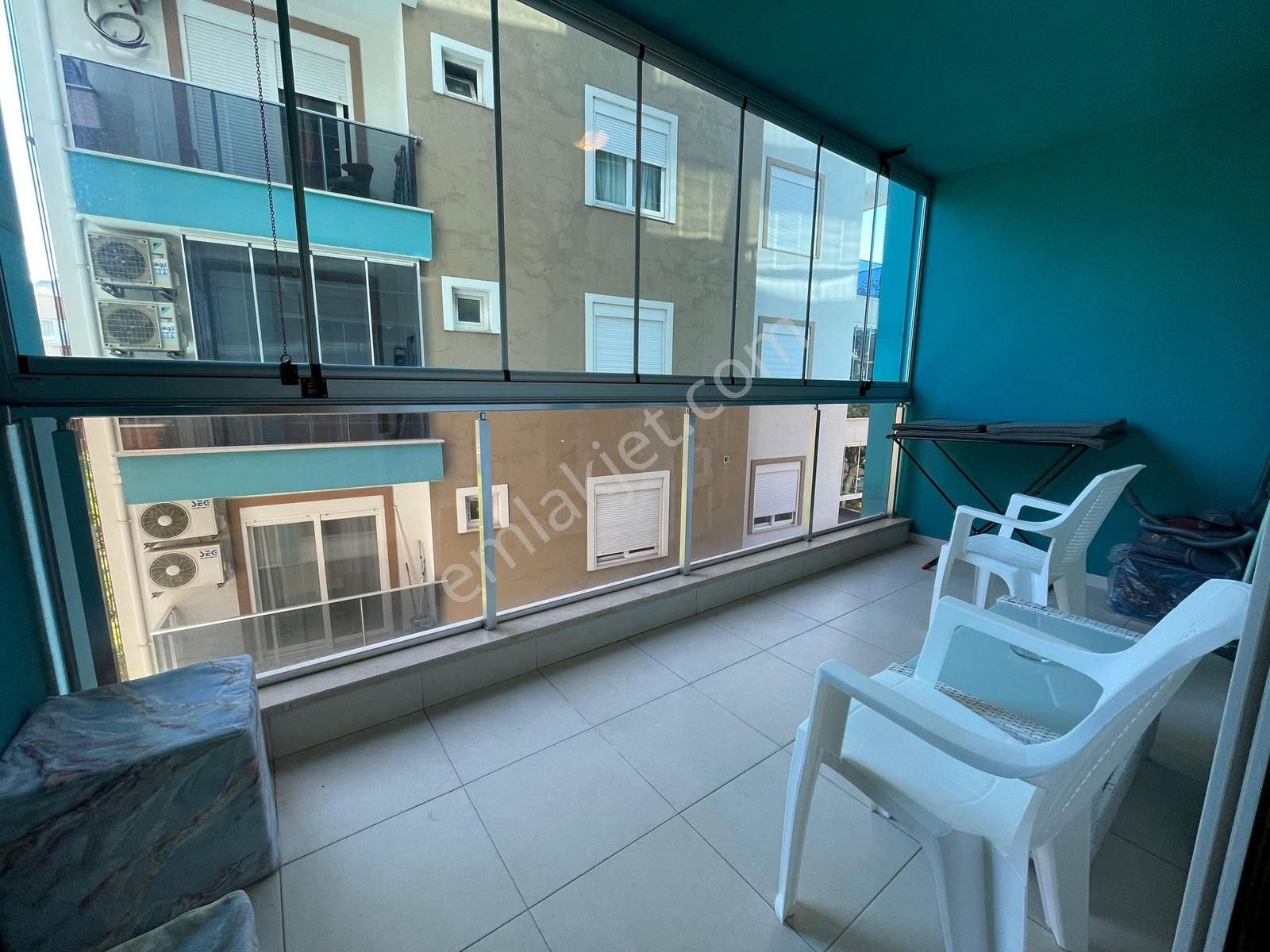 Kleopatrada Denize 150 Metre Mesafede Eşyalı 1+1 Temiz Daire - Görsel 13