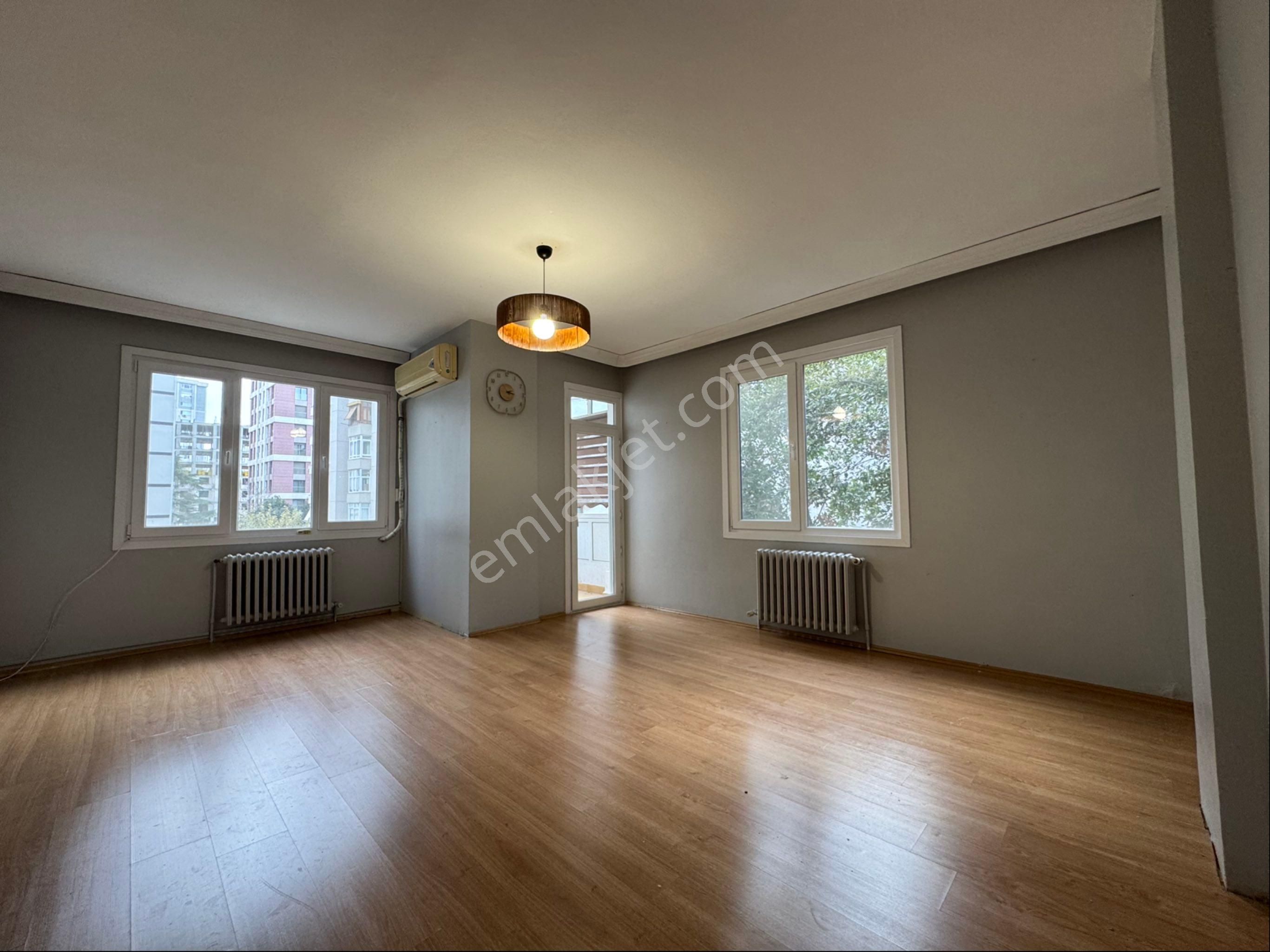 Minibüs Caddesine 3. Binada Asansörlü Otoparklı 3+1 95m2 Kiralık Daire