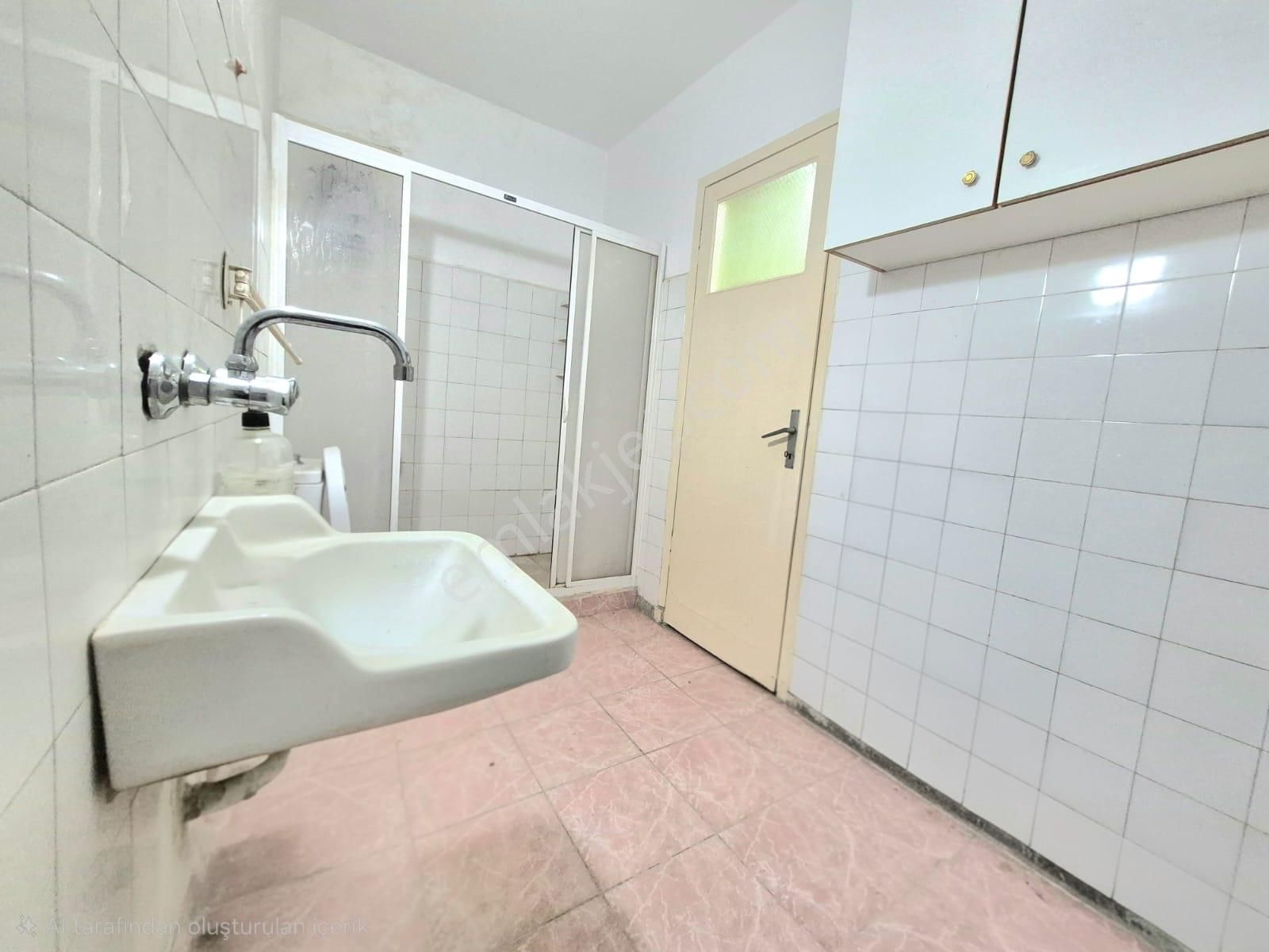 K.yaka Çarşı İçi Geniş Çift Cephe Çift Balkon D.gazlı 145 M2 3+1 - Görsel 12