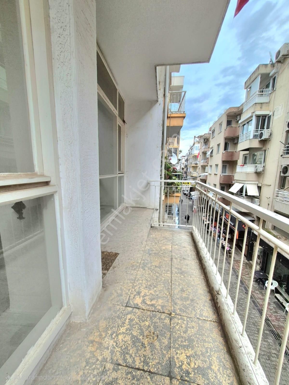 K.yaka Çarşı İçi Geniş Çift Cephe Çift Balkon D.gazlı 145 M2 3+1 - Görsel 34