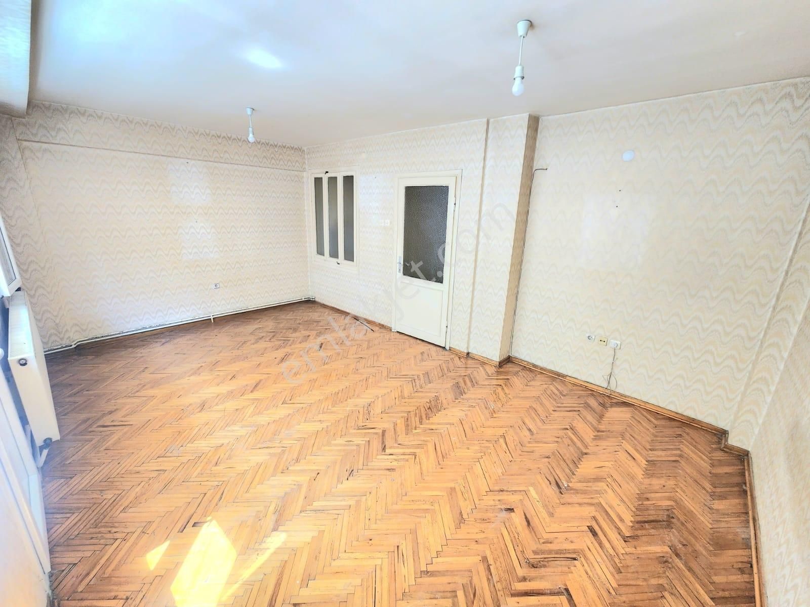 K.yaka Çarşı Yakını Arakat Çit Cephe Çift Balkon 3+1 120 M2 - Görsel 26