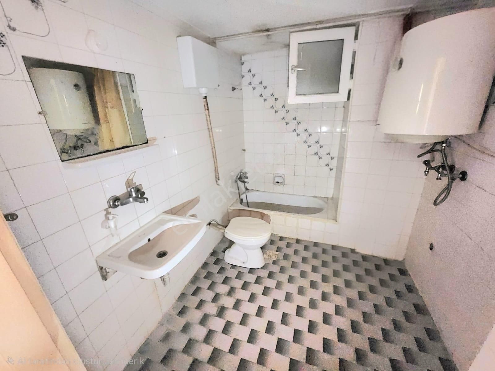 K.yaka Çarşı Yakını Arakat Çit Cephe Çift Balkon 3+1 120 M2 - Görsel 13