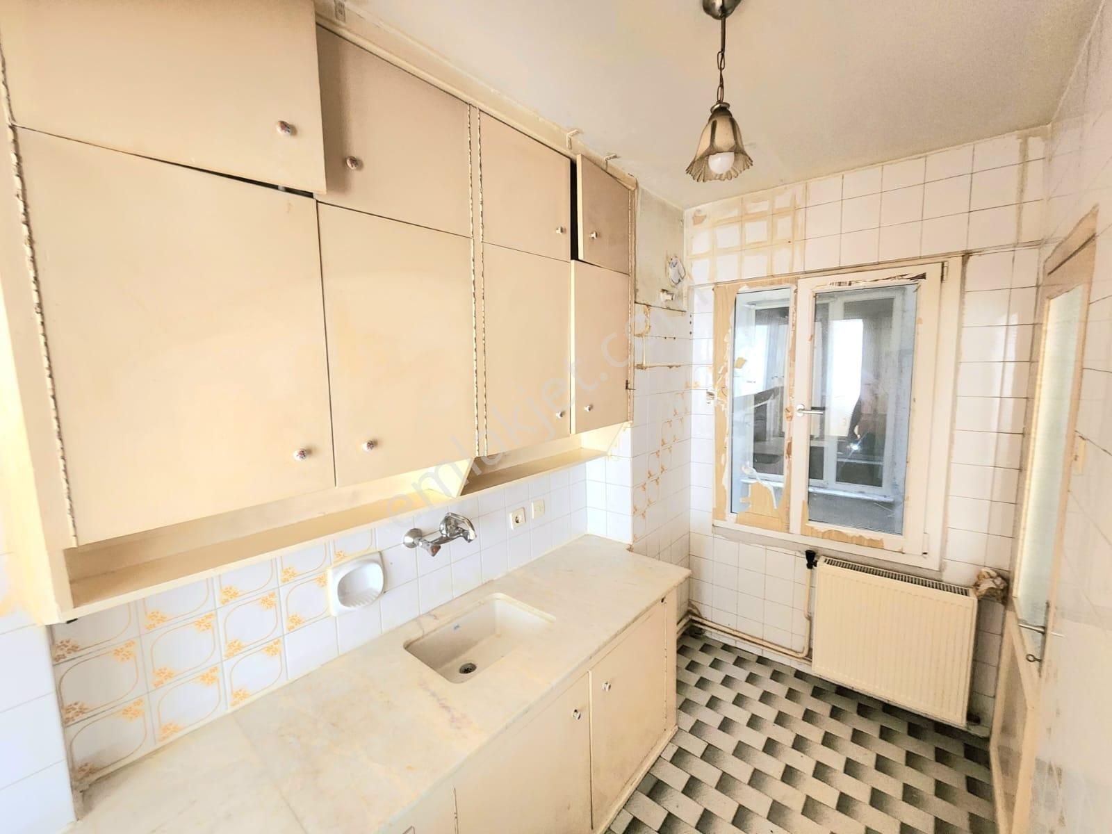 K.yaka Çarşı Yakını Arakat Çit Cephe Çift Balkon 3+1 120 M2 - Görsel 19