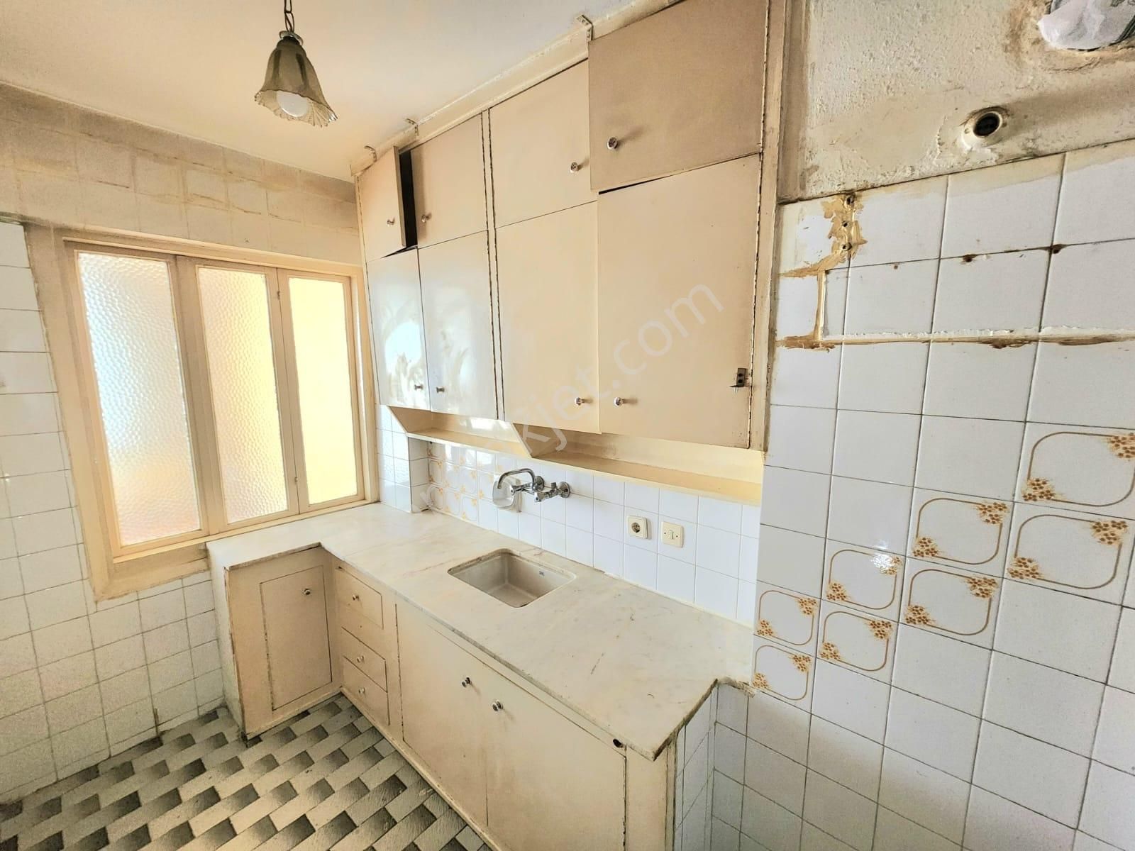 K.yaka Çarşı Yakını Arakat Çit Cephe Çift Balkon 3+1 120 M2 - Görsel 27