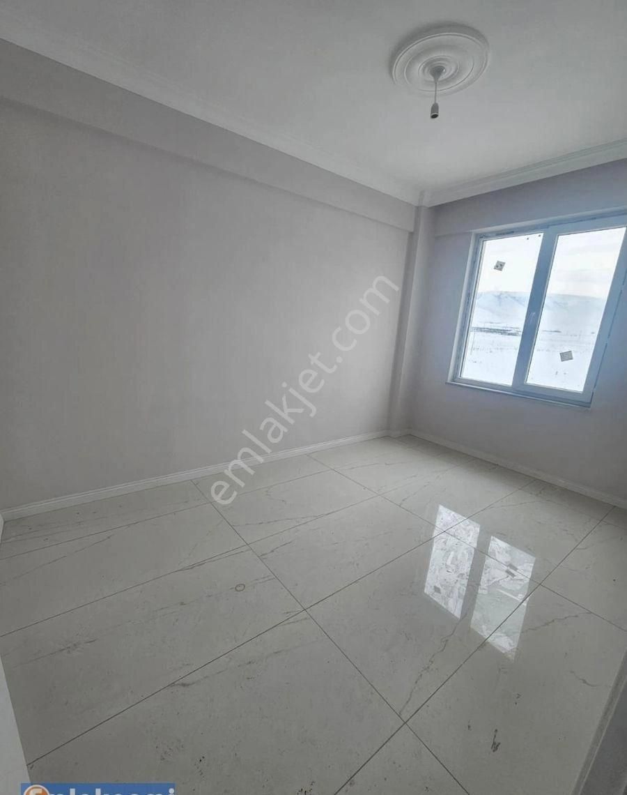 Emlaknomi'den Hastane Yolunda Kiralık Amerikan Mutfak 2+1 Sıfır Daire - Görsel 4