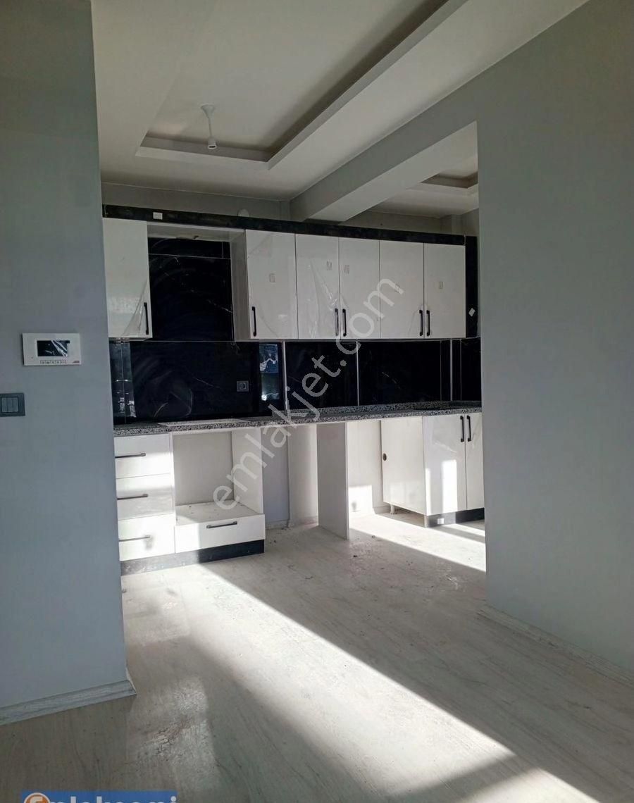 Emlaknomi 'den Toros Mah.yeni Yapı 1+1 Daire Satılık-94678