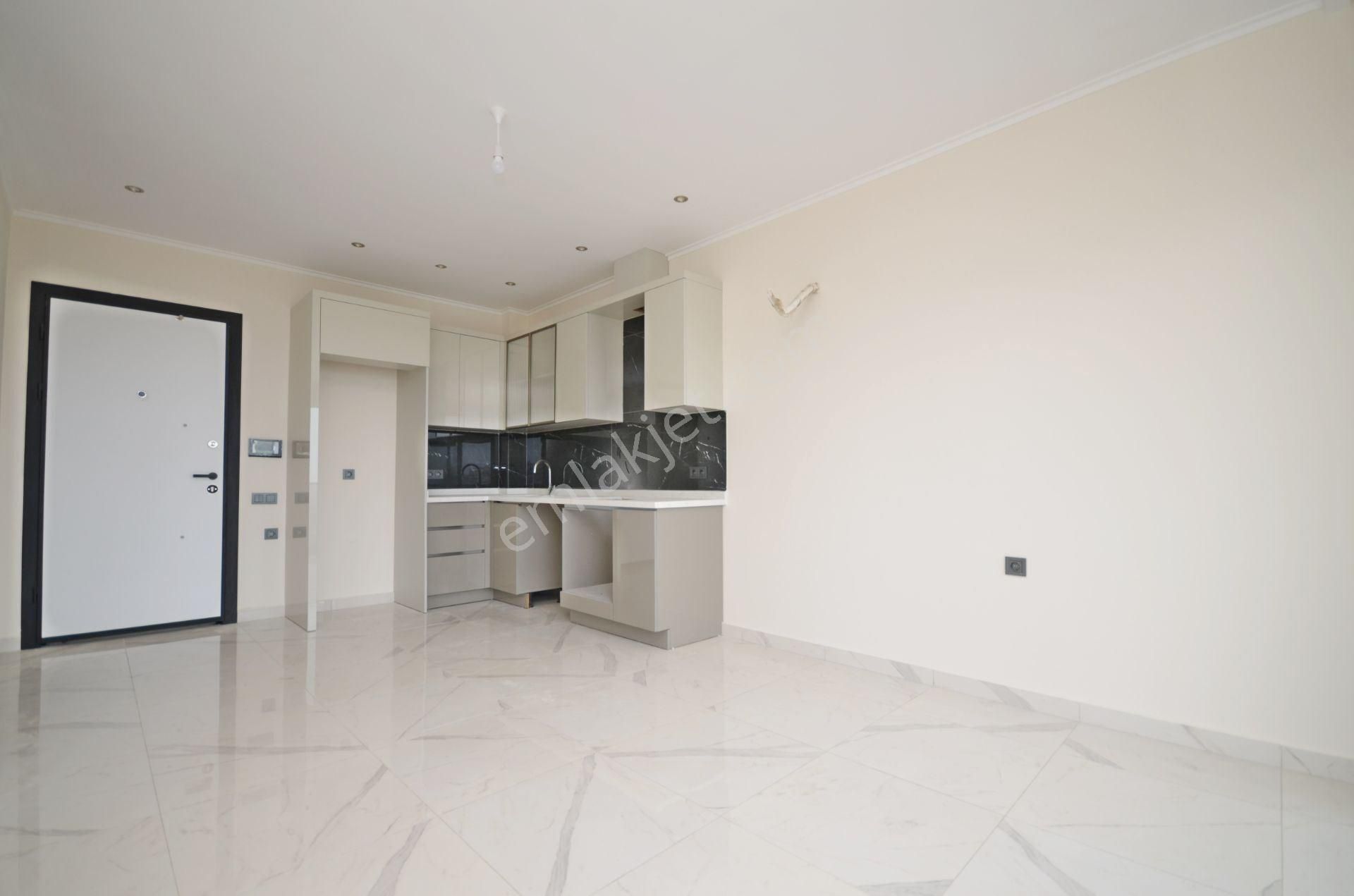 Alanya / Demirtaş’ta Deniz & Havuz Manzaralı 1+1 Satılık Daire - Görsel 4