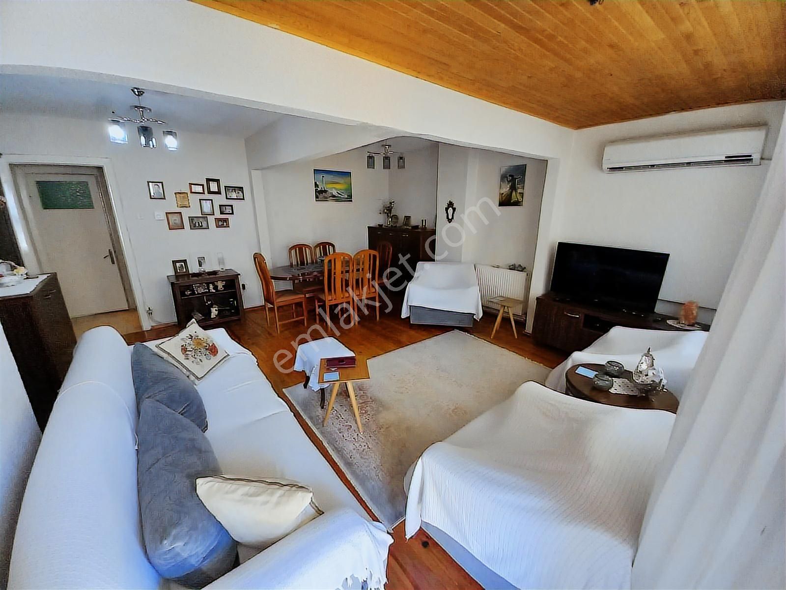 K.yaka Çarşı Yakını Çift Cephe Çift Balkon D.gazlı 2+1 100 M2