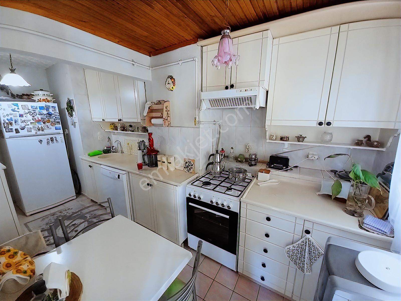 K.yaka Çarşı Yakını Çift Cephe Çift Balkon D.gazlı 2+1 100 M2 - Görsel 5