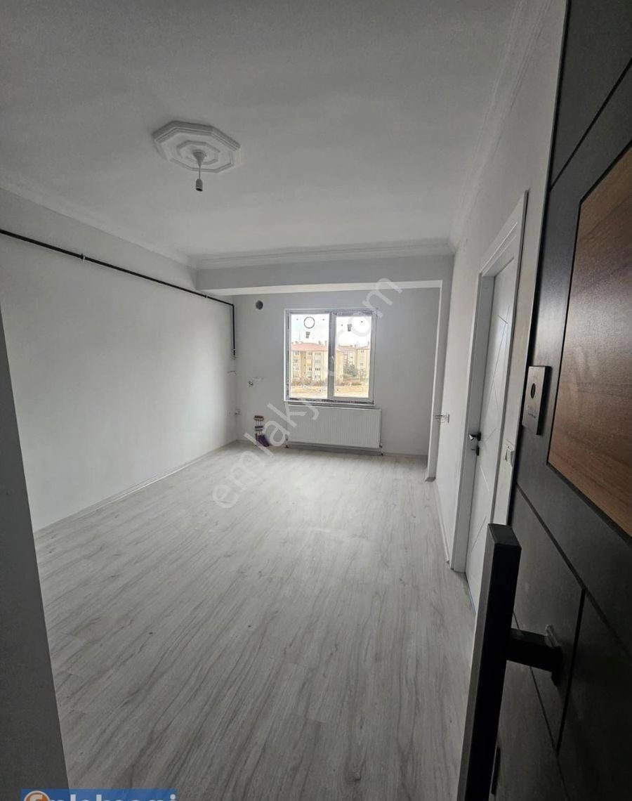 Emlaknomi'den Hastane Civarı Satılık Sıfır 1+1 Daire - Görsel 2