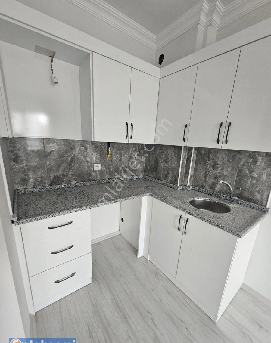 Emlaknomi'den Hastane Civarı Satılık Sıfır 1+1 Daire - Görsel 13