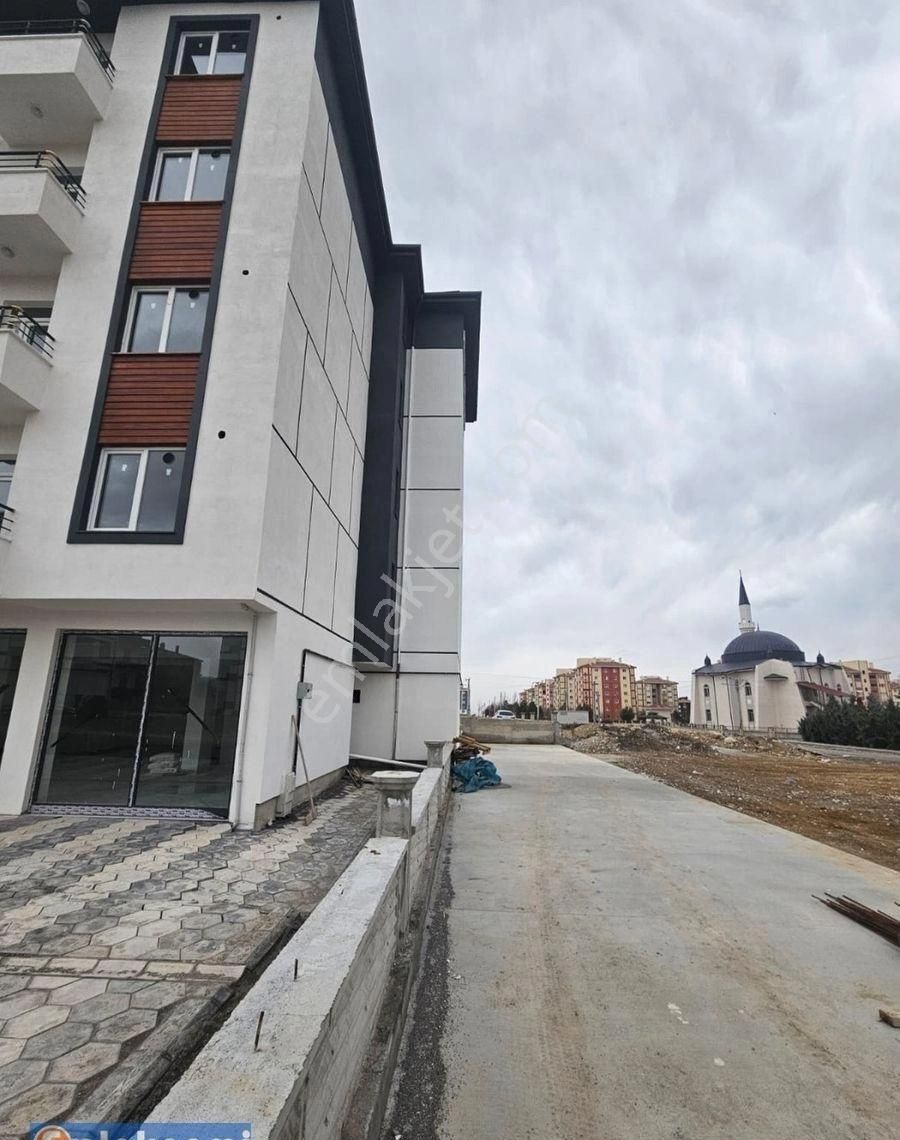 Emlaknomi'den Hastane Civarı Satılık Sıfır 1+1 Daire - Görsel 12