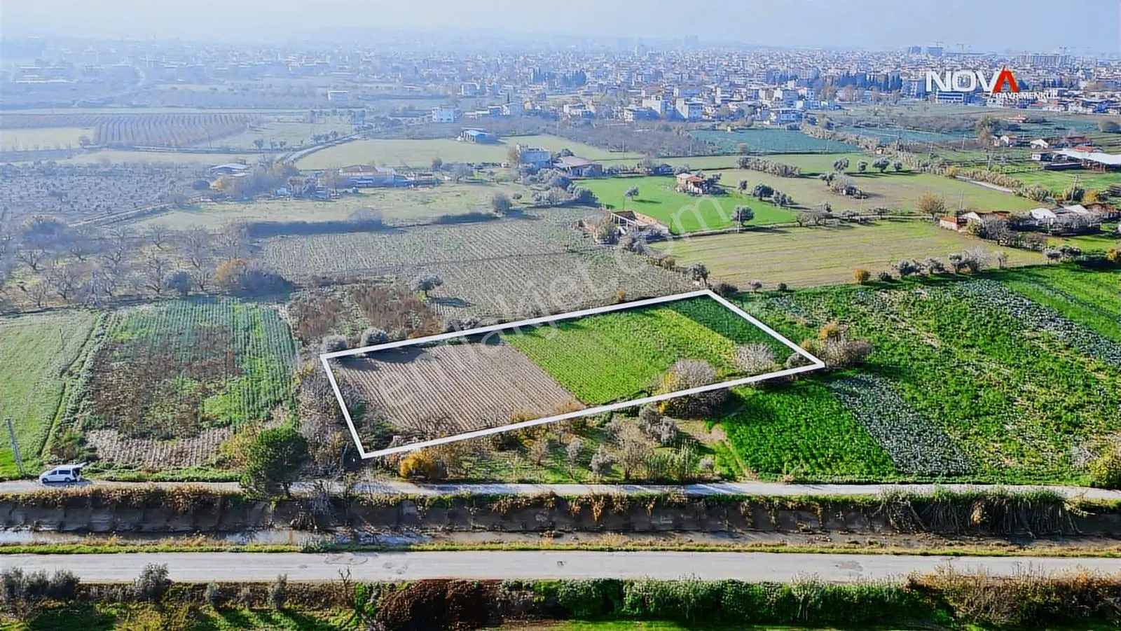 Nova'dan 2.mıntıkada Şehre Çok Yakın 4187 M2 Tarla - Görsel 3