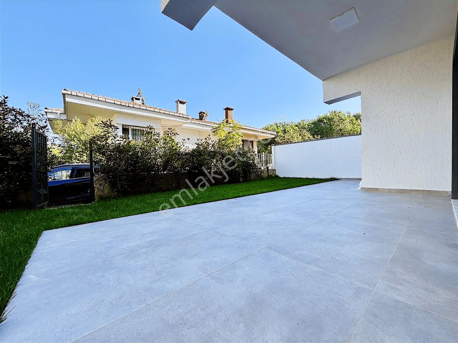 Çengelköyde____site İçinde______masrafsız 300 M2 Triplex Villa - Görsel 12