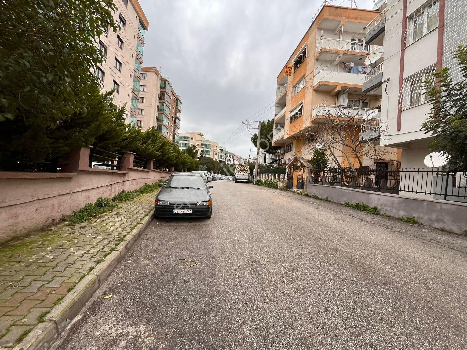 Buca İşçi Evlerinde Vergi Dairesi Yakını 2+1 Köşe Satılık - Görsel 32