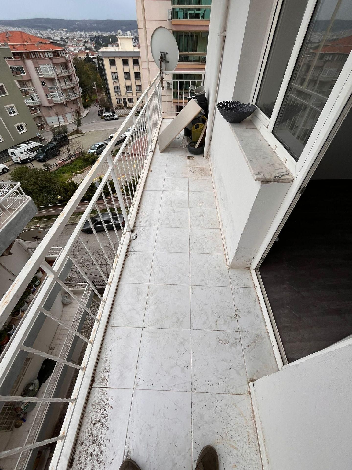 Buca İşçi Evlerinde Vergi Dairesi Yakını 2+1 Köşe Satılık - Görsel 7