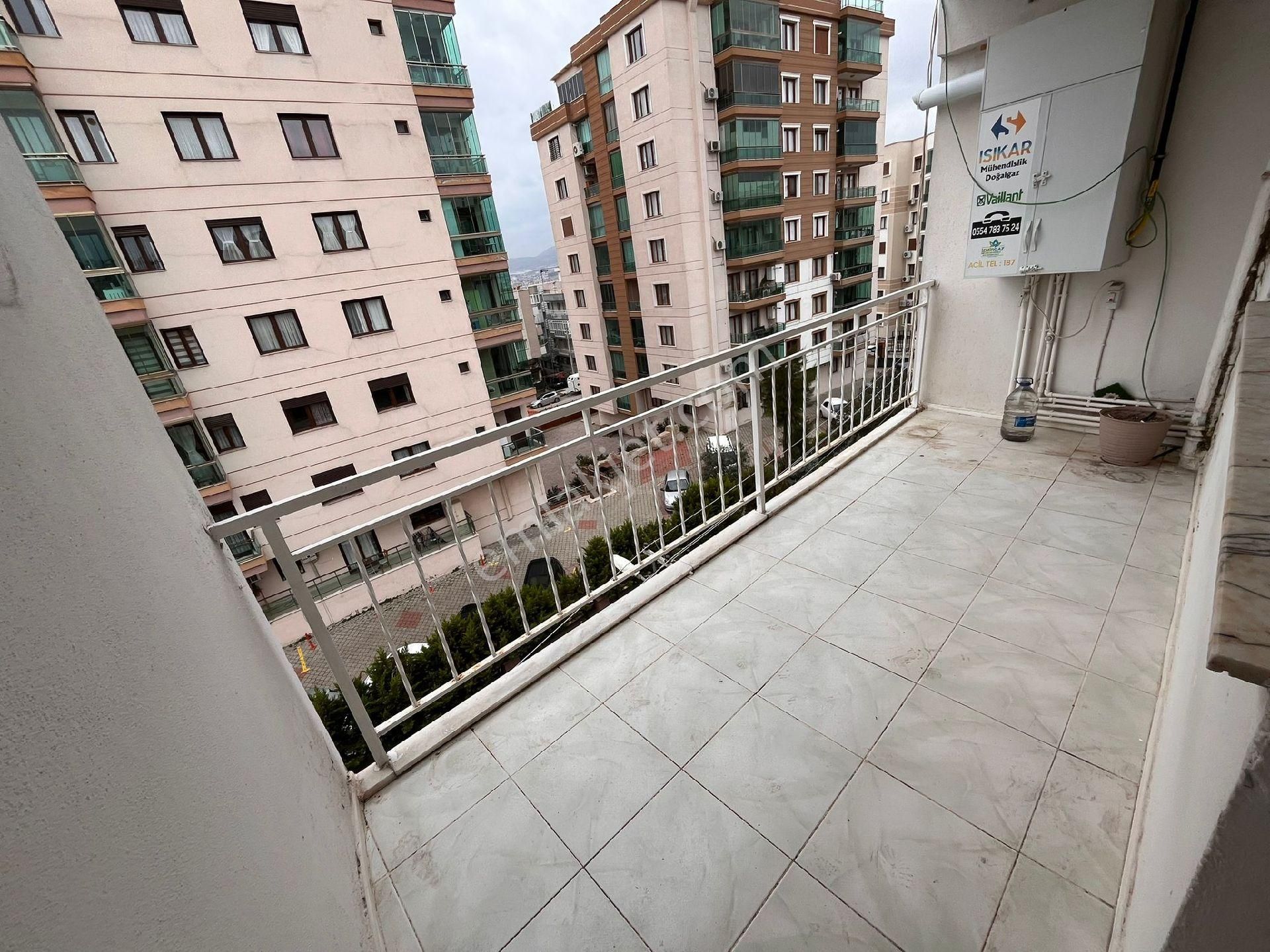 Buca İşçi Evlerinde Vergi Dairesi Yakını 2+1 Köşe Satılık - Görsel 25