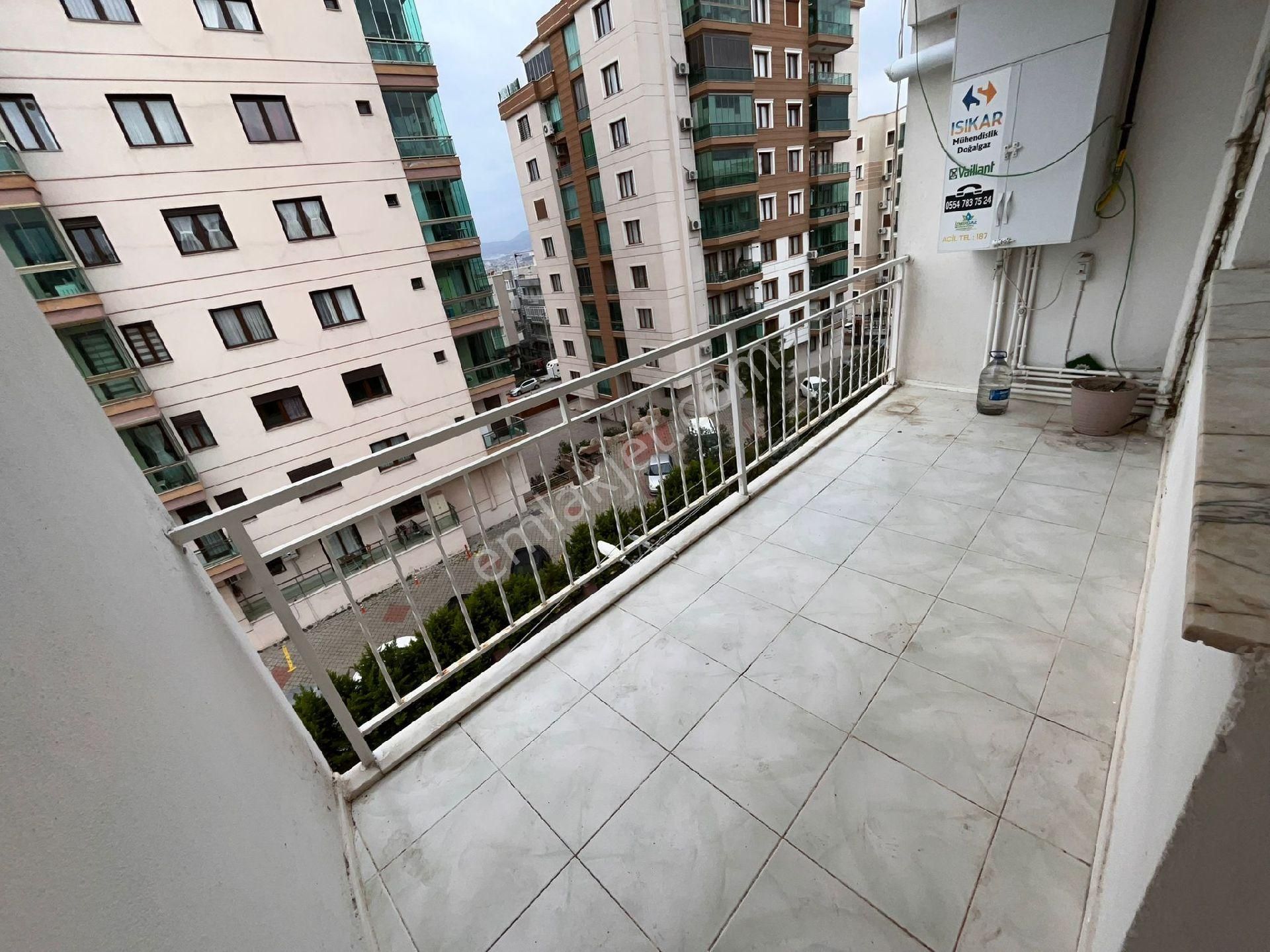 Buca İşçi Evlerinde Vergi Dairesi Yakını 2+1 Köşe Satılık - Görsel 22