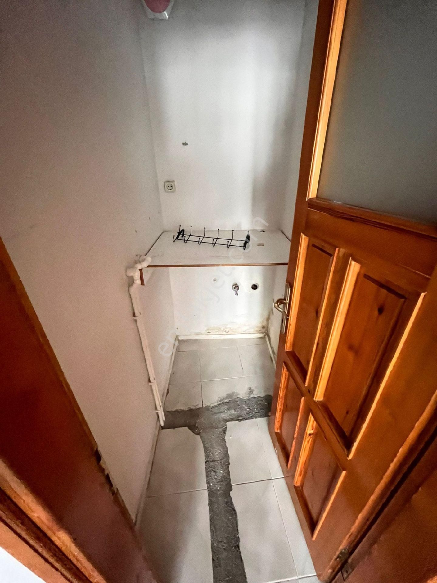 Buca İşçi Evlerinde Vergi Dairesi Yakını 2+1 Köşe Satılık - Görsel 19