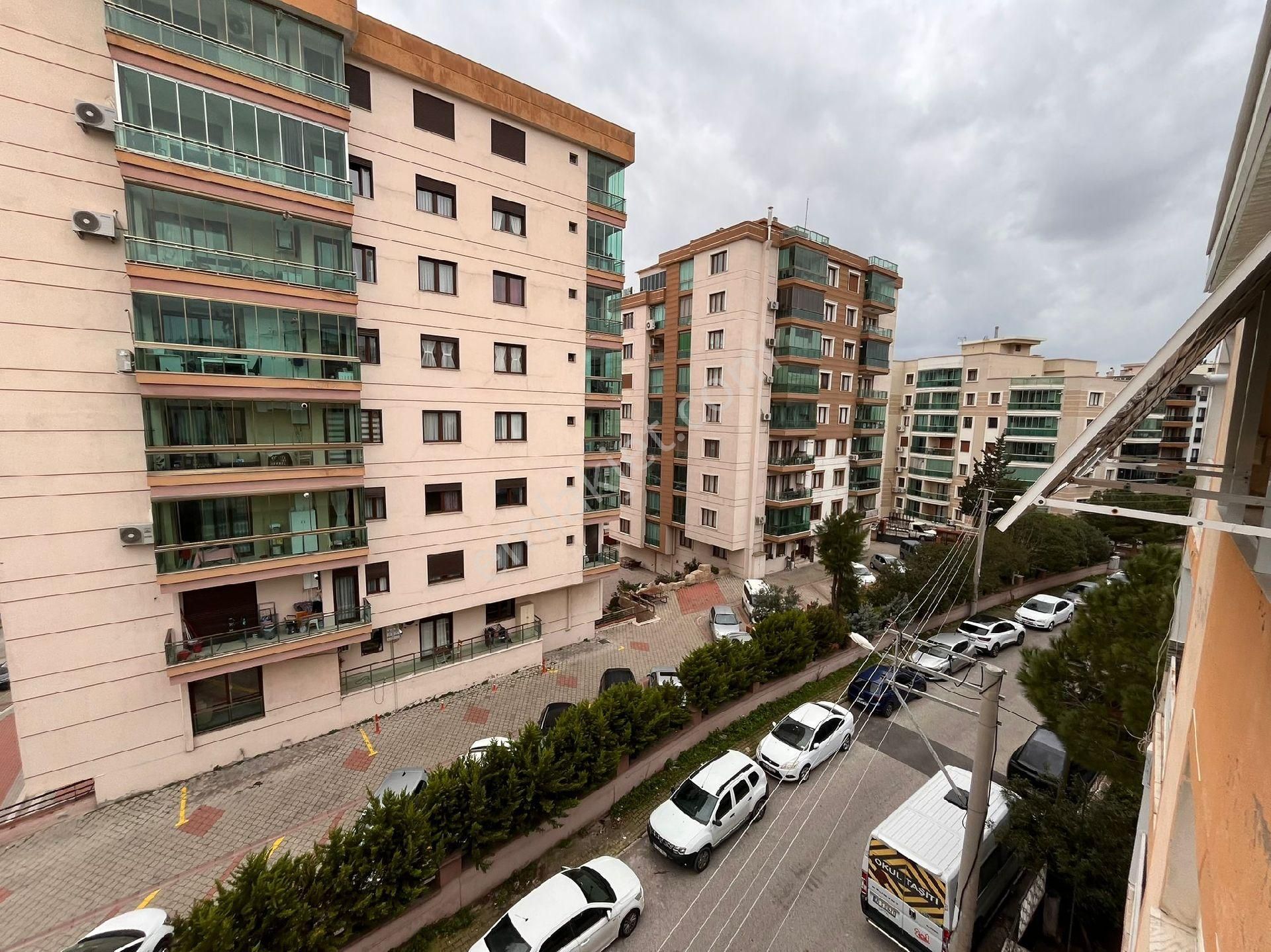 Buca İşçi Evlerinde Vergi Dairesi Yakını 2+1 Köşe Satılık - Görsel 9