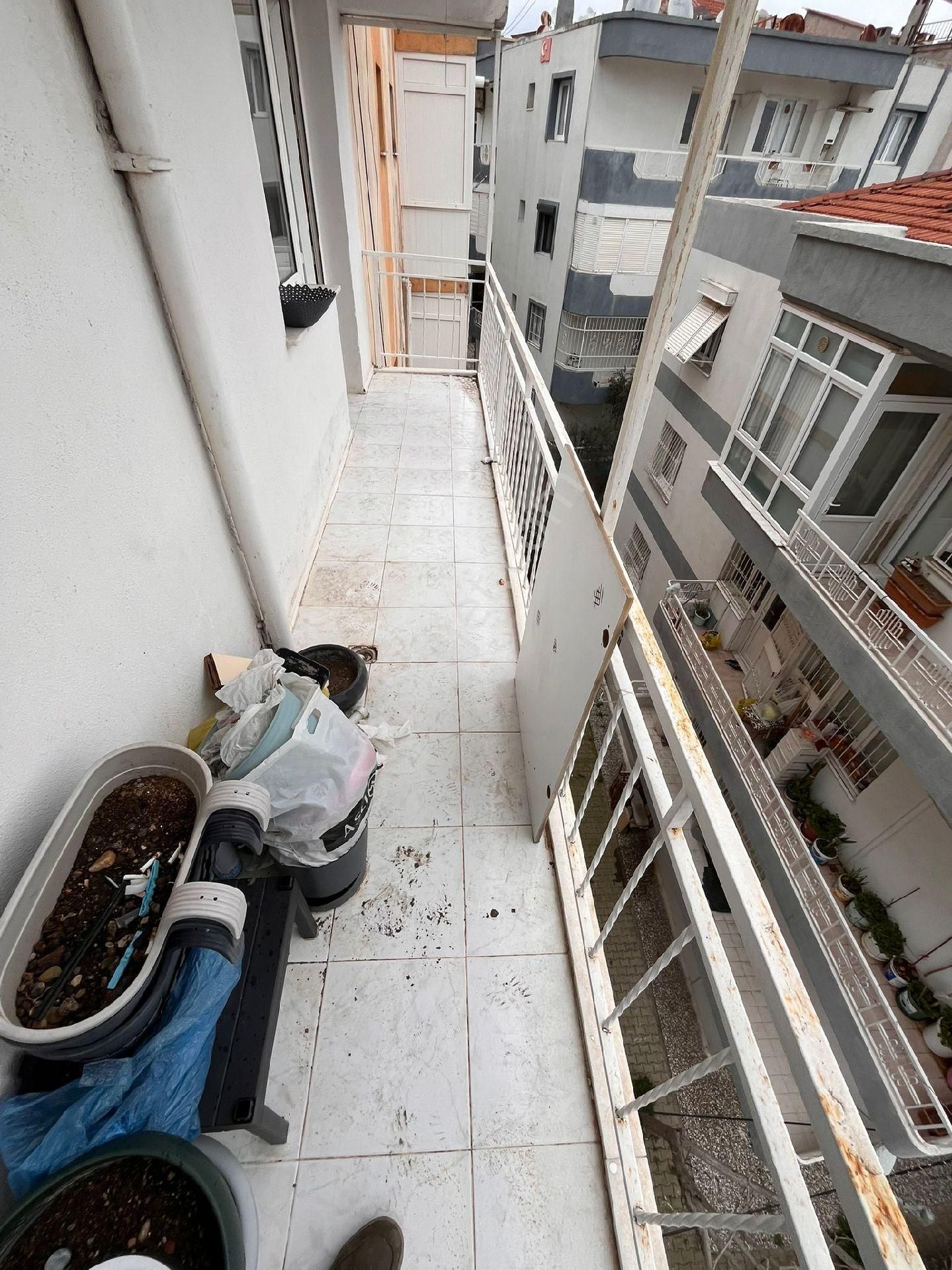 Buca İşçi Evlerinde Vergi Dairesi Yakını 2+1 Köşe Satılık - Görsel 11