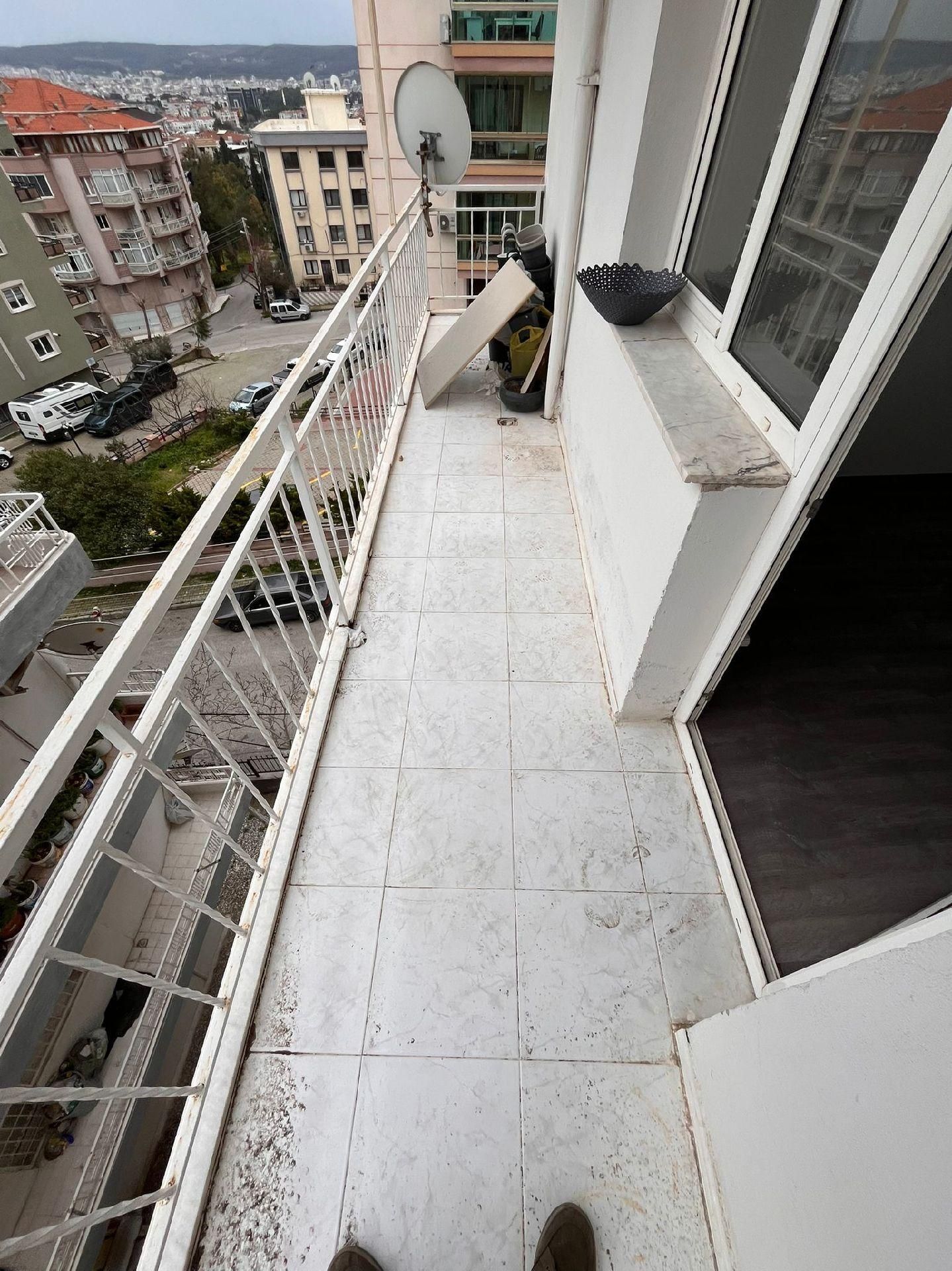 Buca İşçi Evlerinde Vergi Dairesi Yakını 2+1 Köşe Satılık - Görsel 8