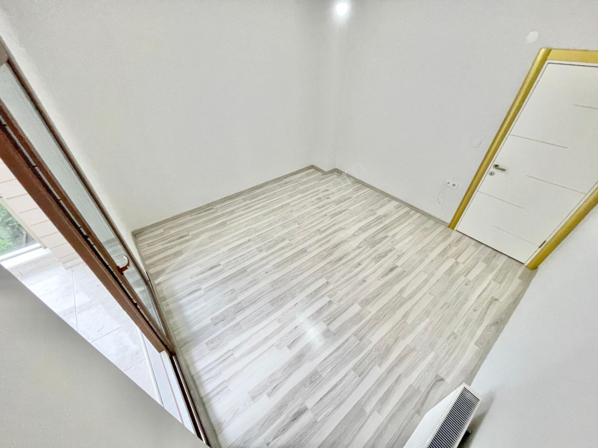 Berkay Demirel'den Altınkumda Lüks Tasarımlı Geniş Balkonlu 2+1 - Görsel 29