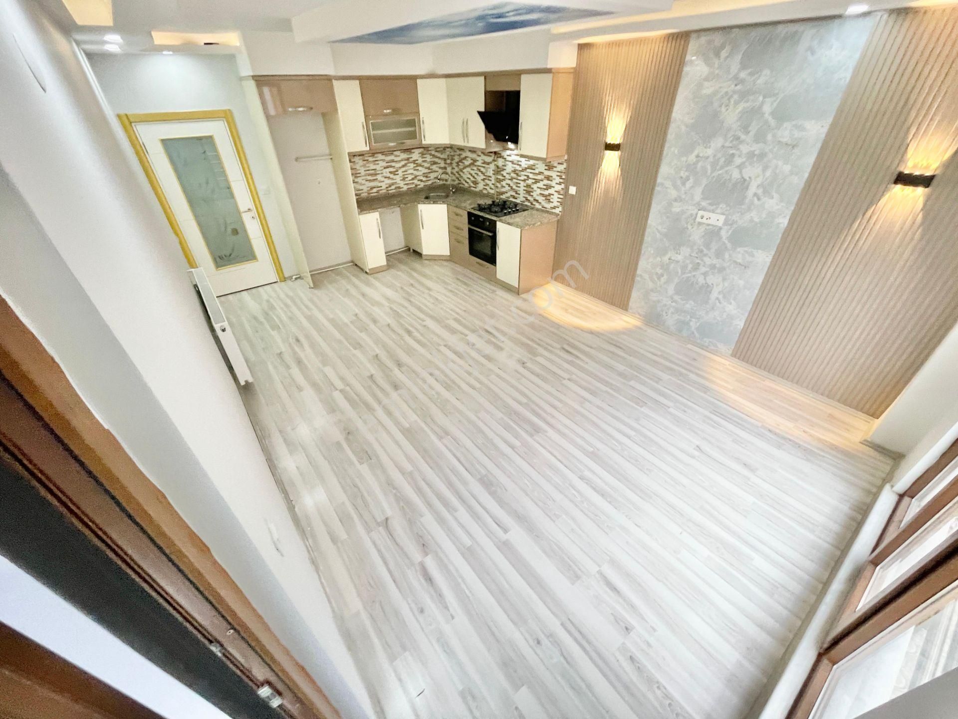 Berkay Demirel'den Altınkumda Lüks Tasarımlı Geniş Balkonlu 2+1 - Görsel 15