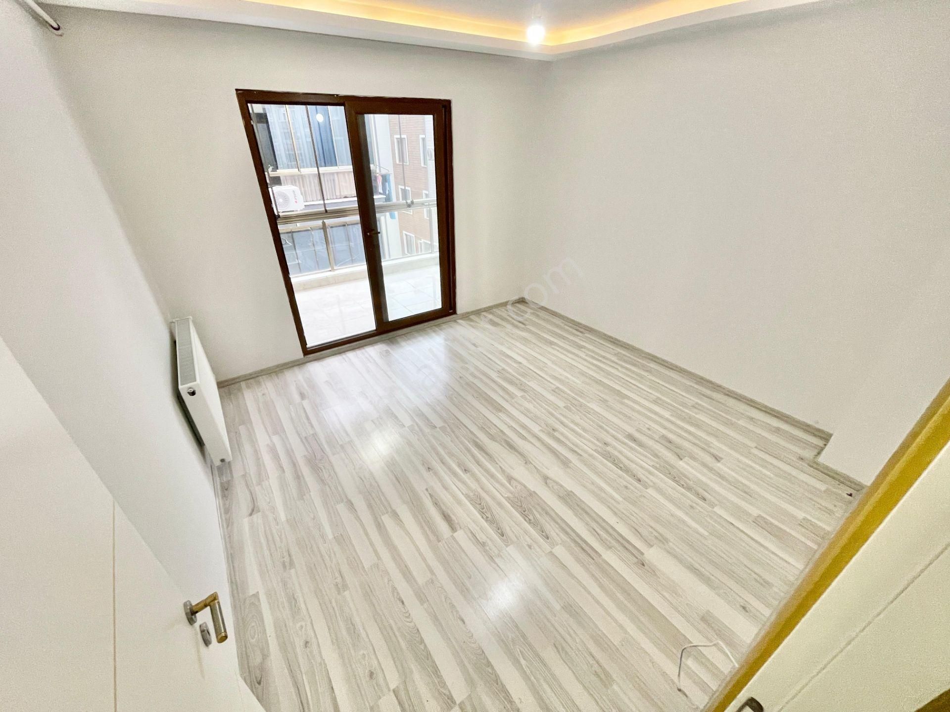 Berkay Demirel'den Altınkumda Lüks Tasarımlı Geniş Balkonlu 2+1 - Görsel 25