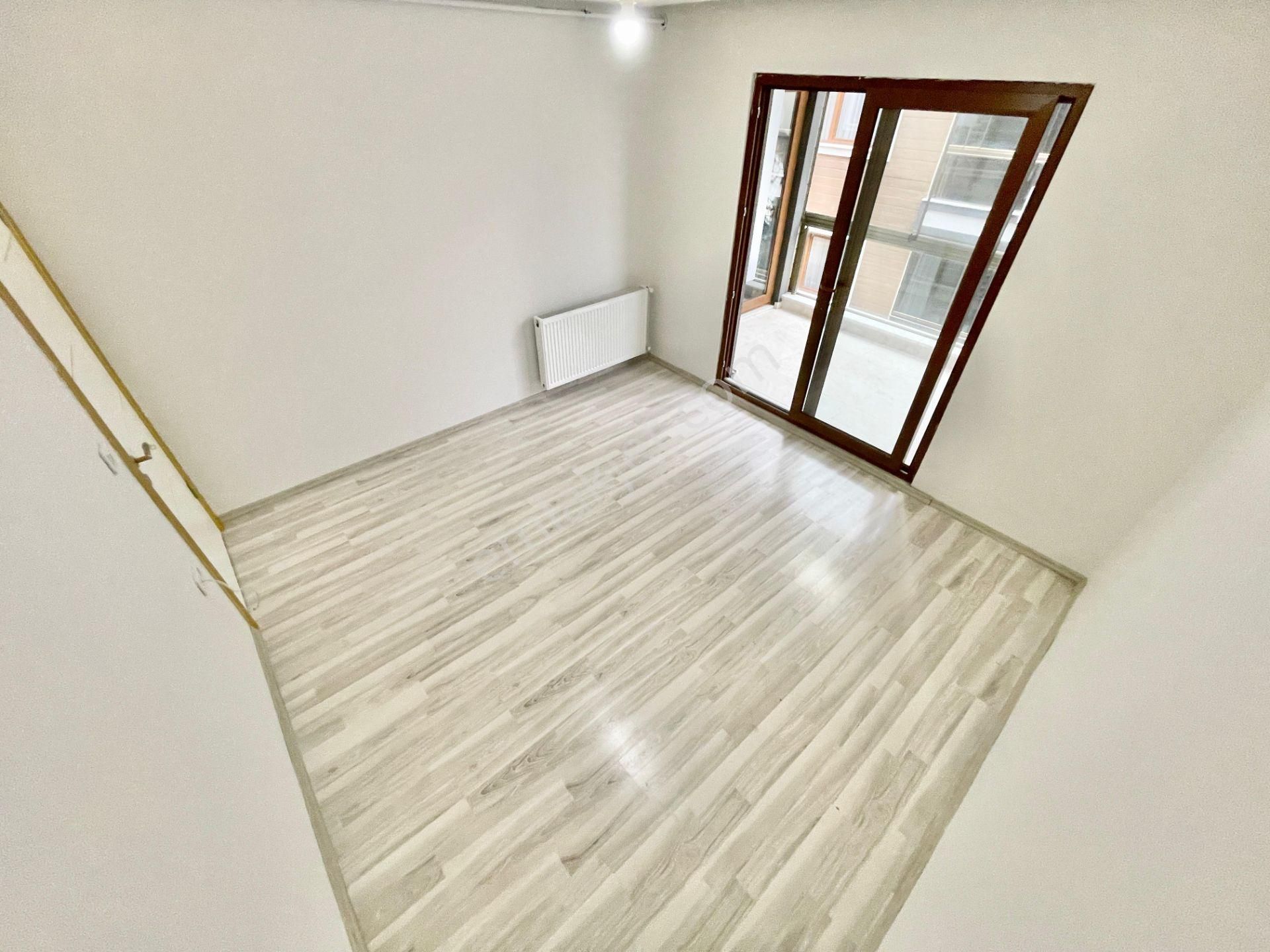 Berkay Demirel'den Altınkumda Lüks Tasarımlı Geniş Balkonlu 2+1 - Görsel 28