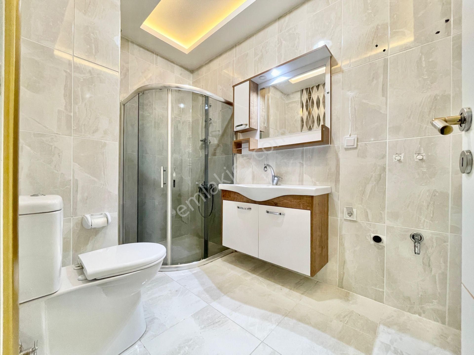 Berkay Demirel'den Altınkumda Lüks Tasarımlı Geniş Balkonlu 2+1 - Görsel 21