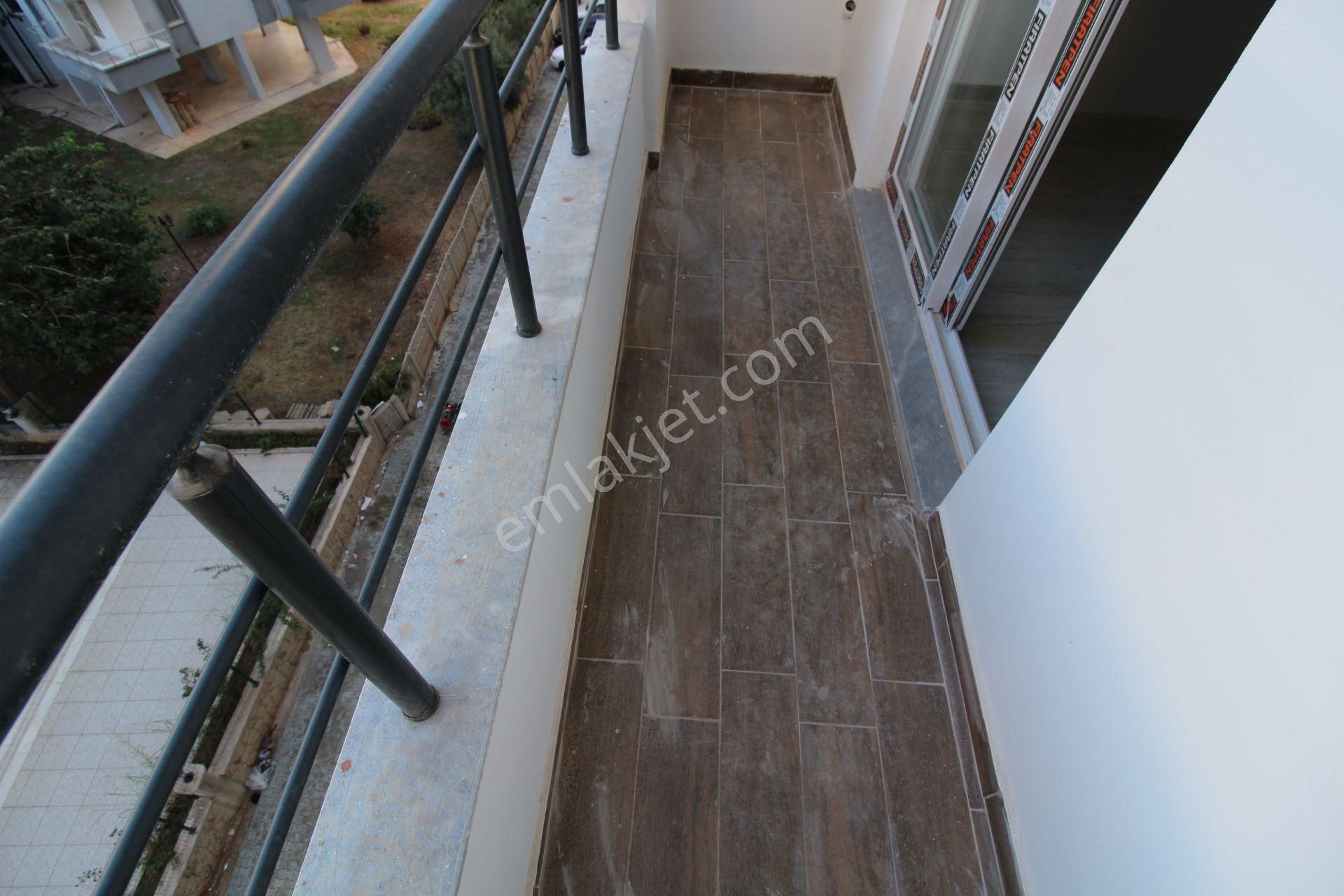 Aslan'dan Anayola Ve Sahile Yakın Havuzlu Geniş 2+1 - Görsel 21