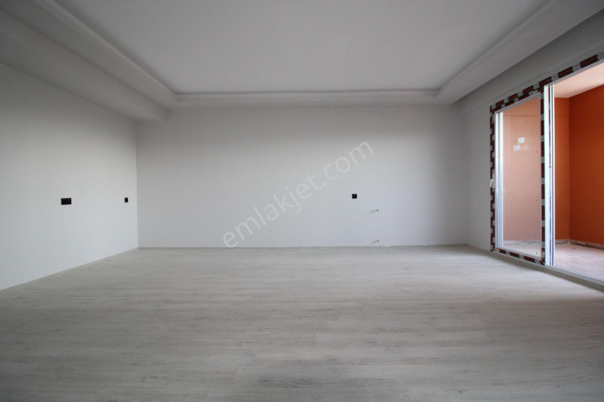 Aslan'dan Anayola Ve Sahile Yakın Havuzlu Geniş 2+1 - Görsel 5