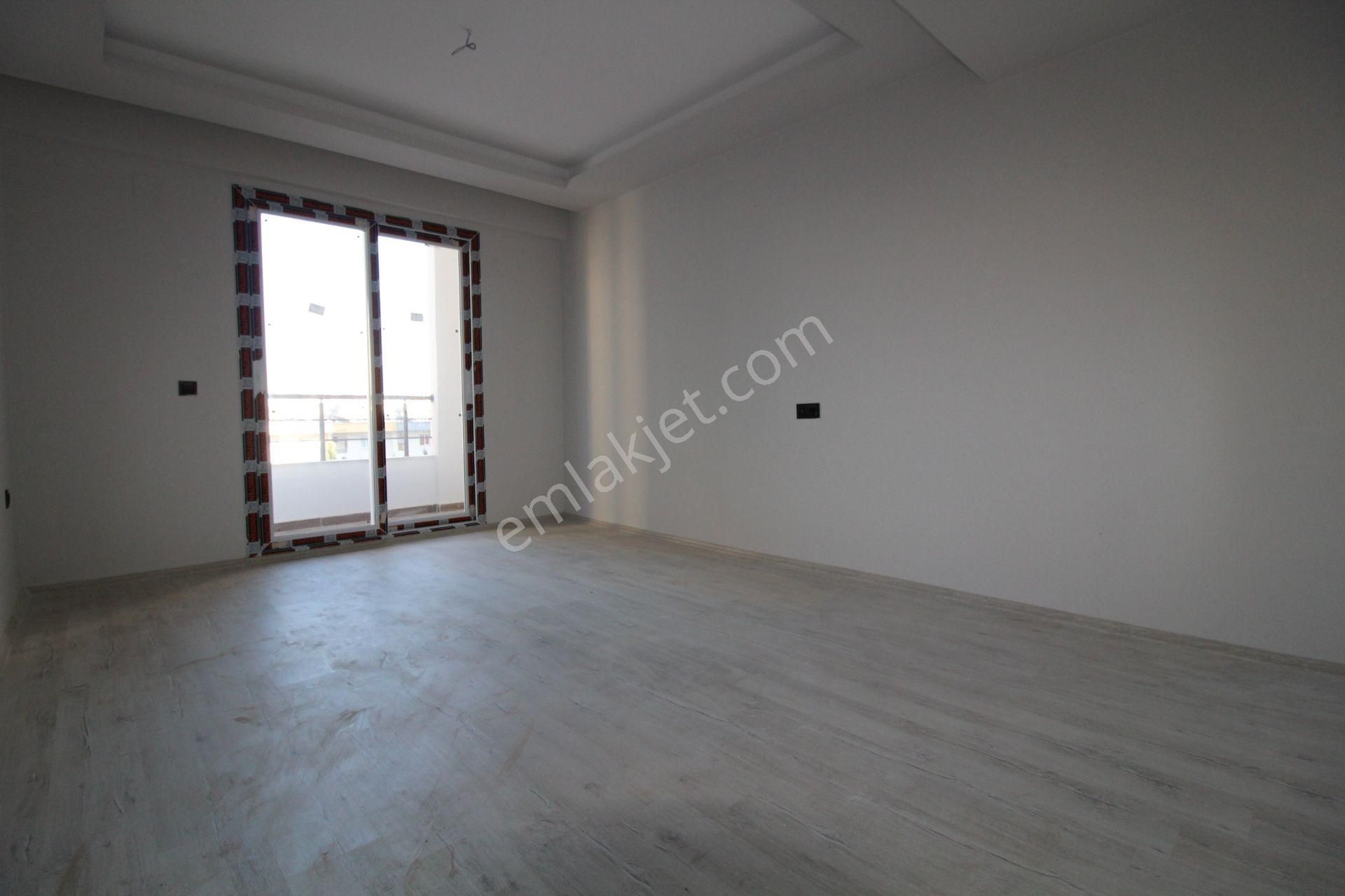 Aslan'dan Anayola Ve Sahile Yakın Havuzlu Geniş 2+1 - Görsel 12