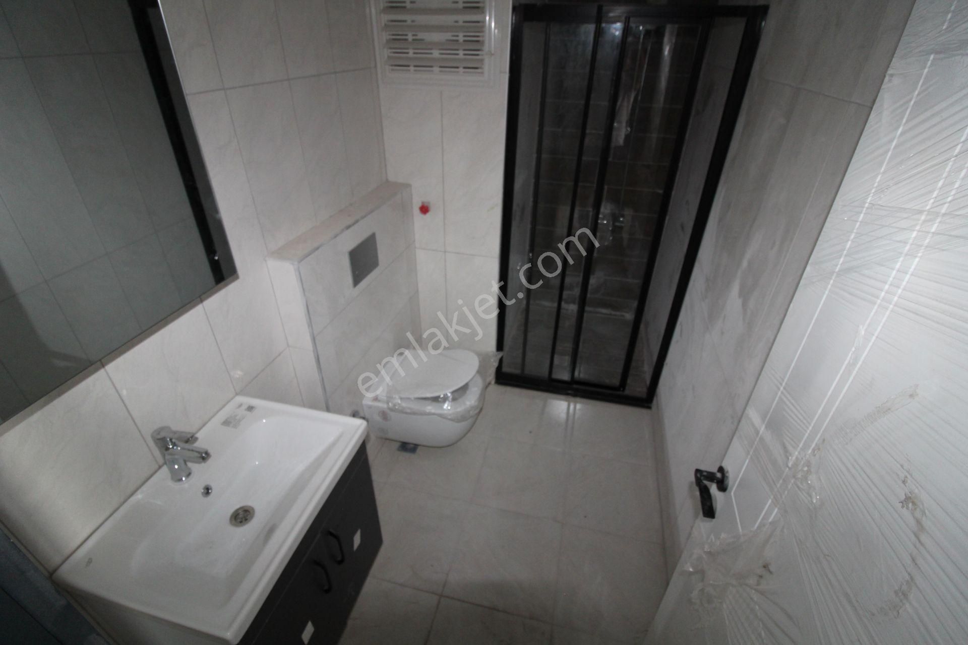 Aslan'dan Anayola Ve Sahile Yakın Havuzlu Geniş 2+1 - Görsel 17