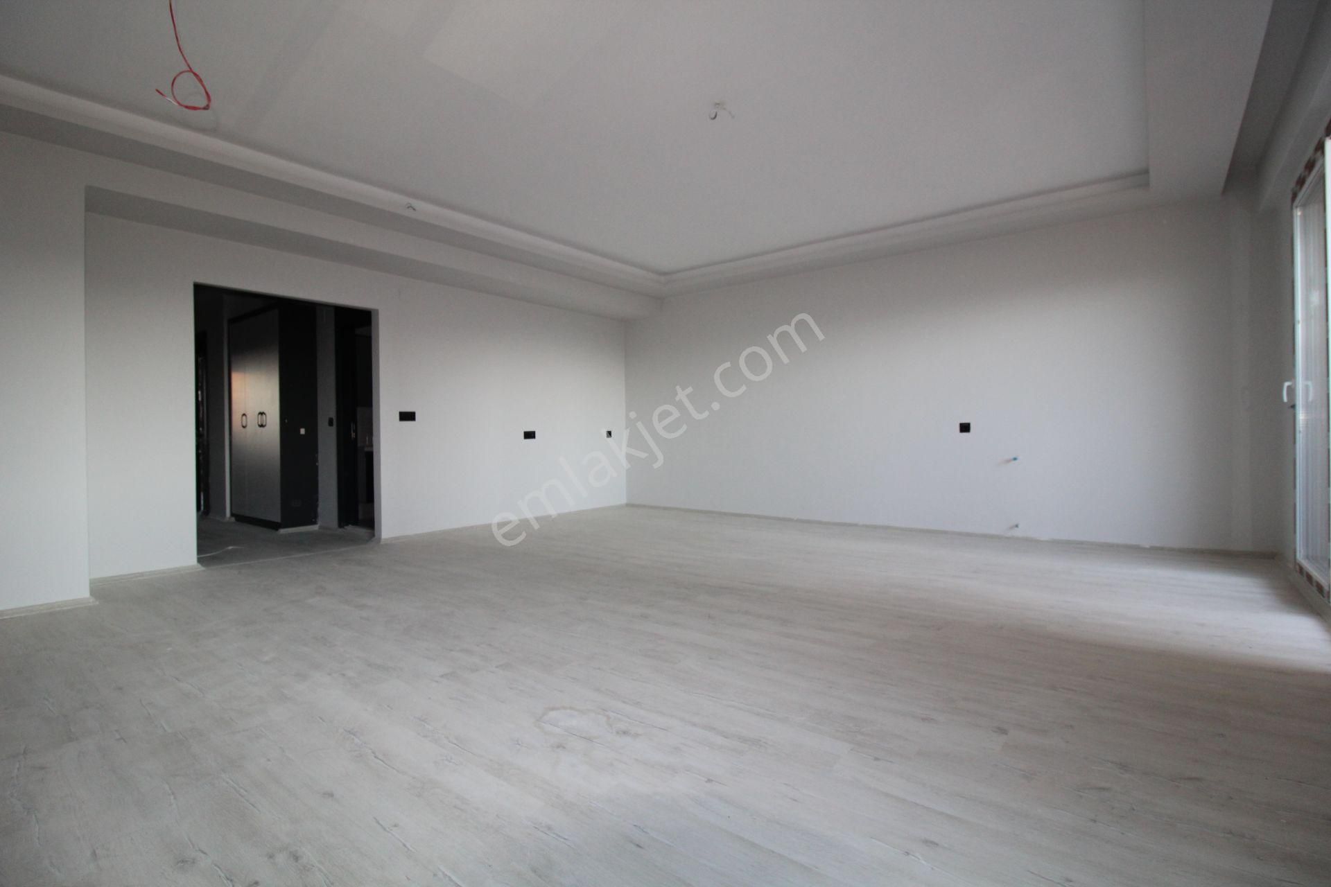 Aslan'dan Anayola Ve Sahile Yakın Havuzlu Geniş 2+1 - Görsel 6