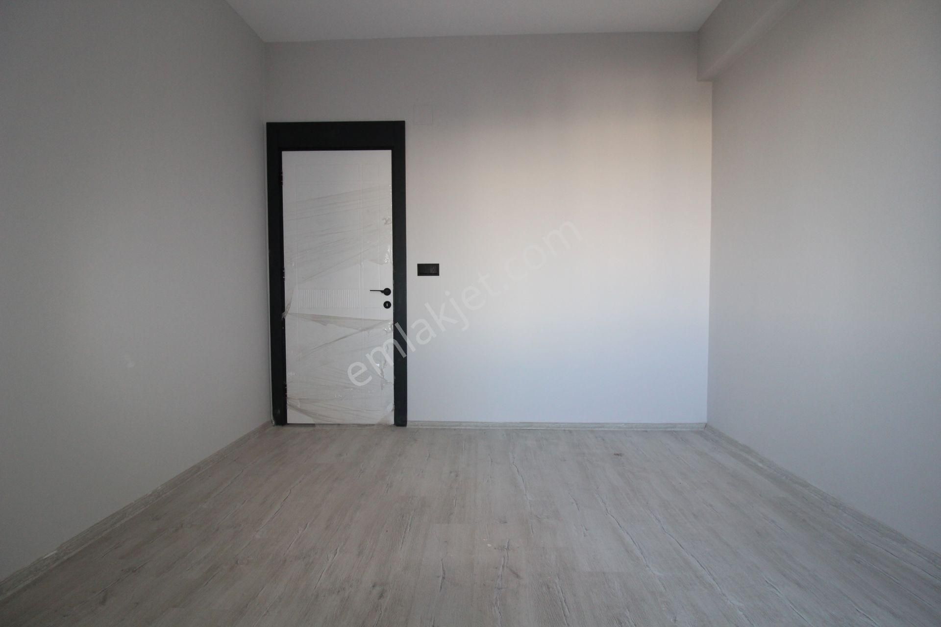 Aslan'dan Anayola Ve Sahile Yakın Havuzlu Geniş 2+1 - Görsel 11