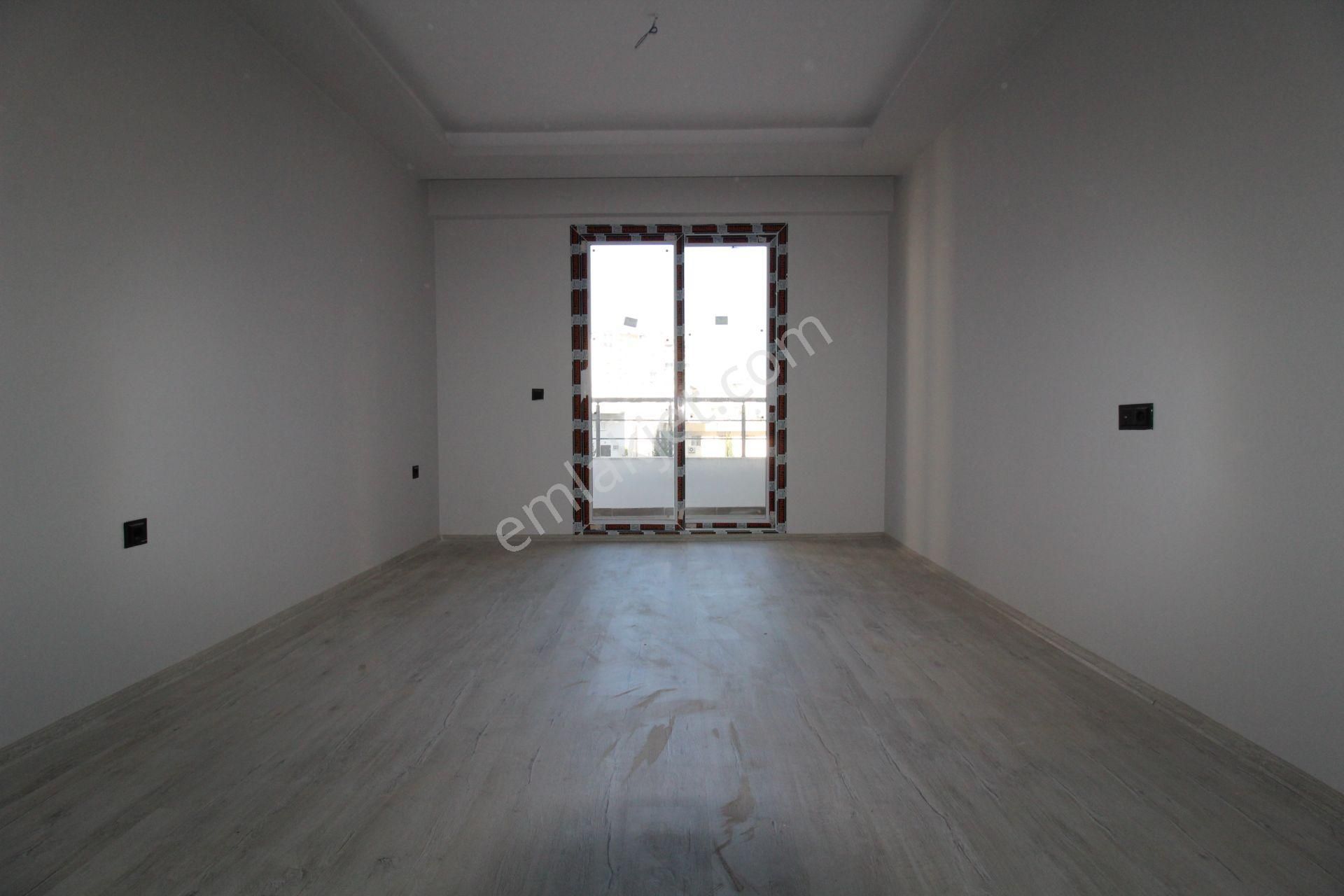 Aslan'dan Anayola Ve Sahile Yakın Havuzlu Geniş 2+1 - Görsel 13