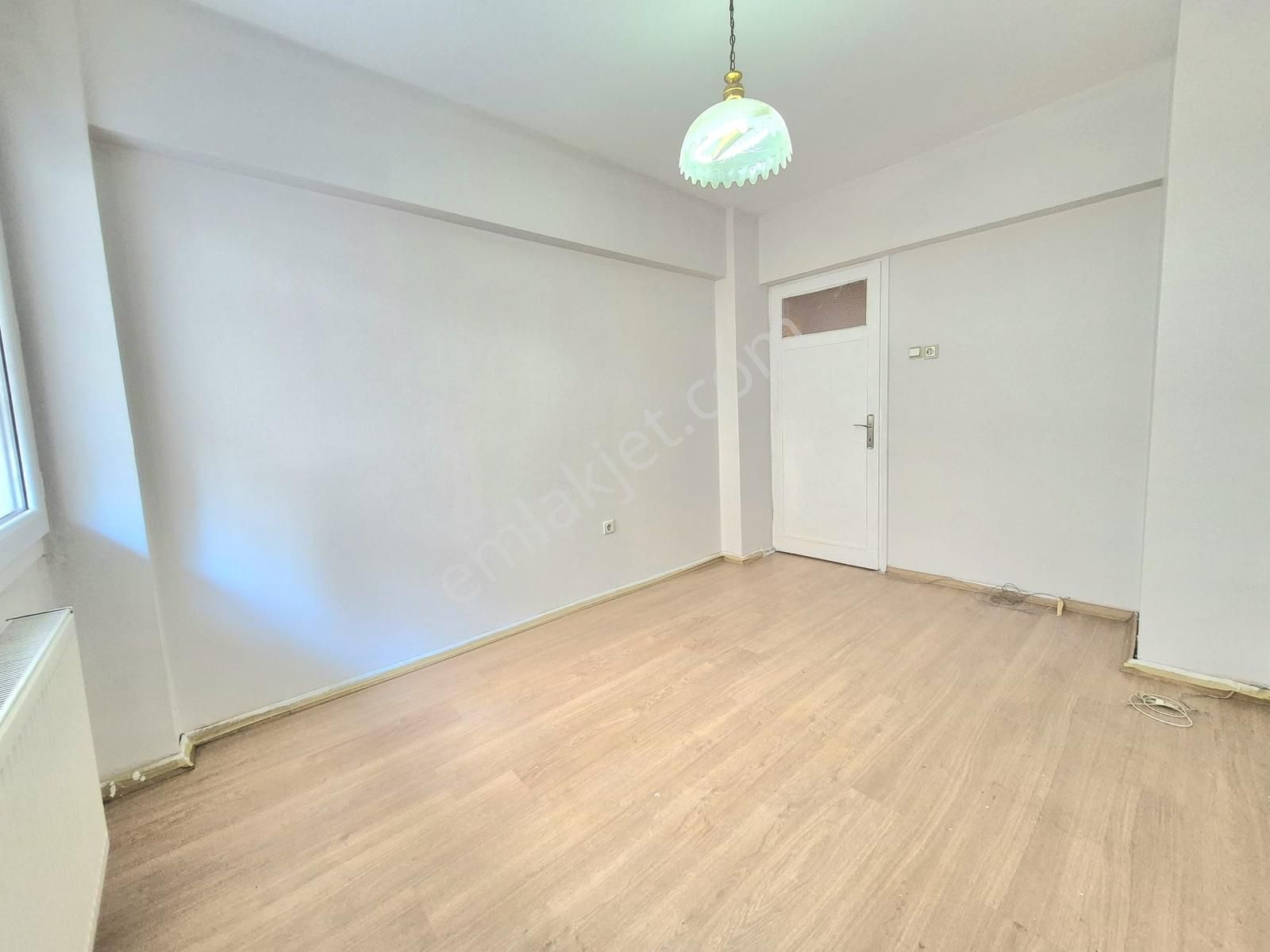 K.yaka Pazaryeri Ve Lise Yakını Köşe D.gazlı 3+1 140 M2 - Görsel 7