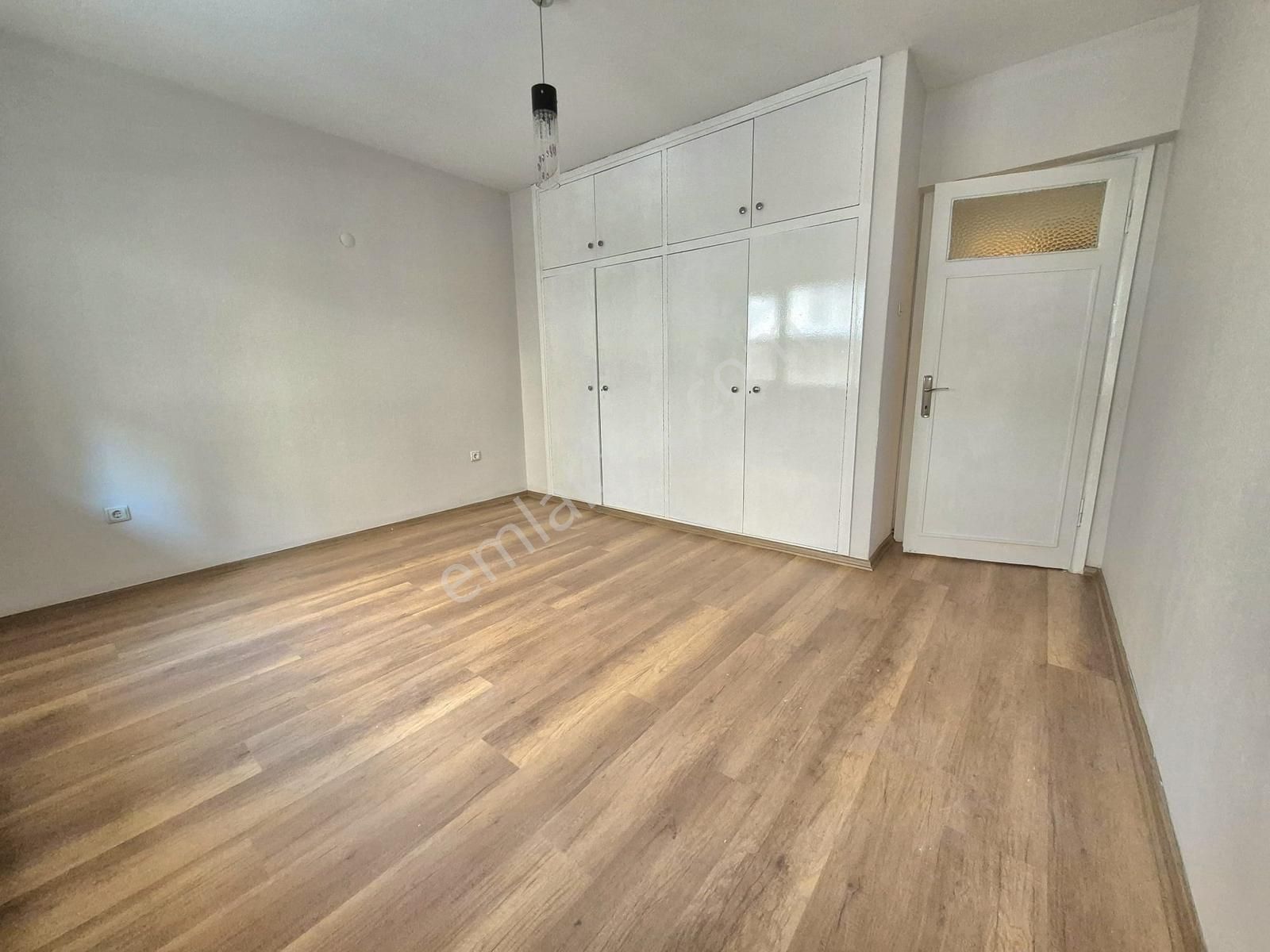 K.yaka Pazaryeri Ve Lise Yakını Köşe D.gazlı 3+1 140 M2 - Görsel 13