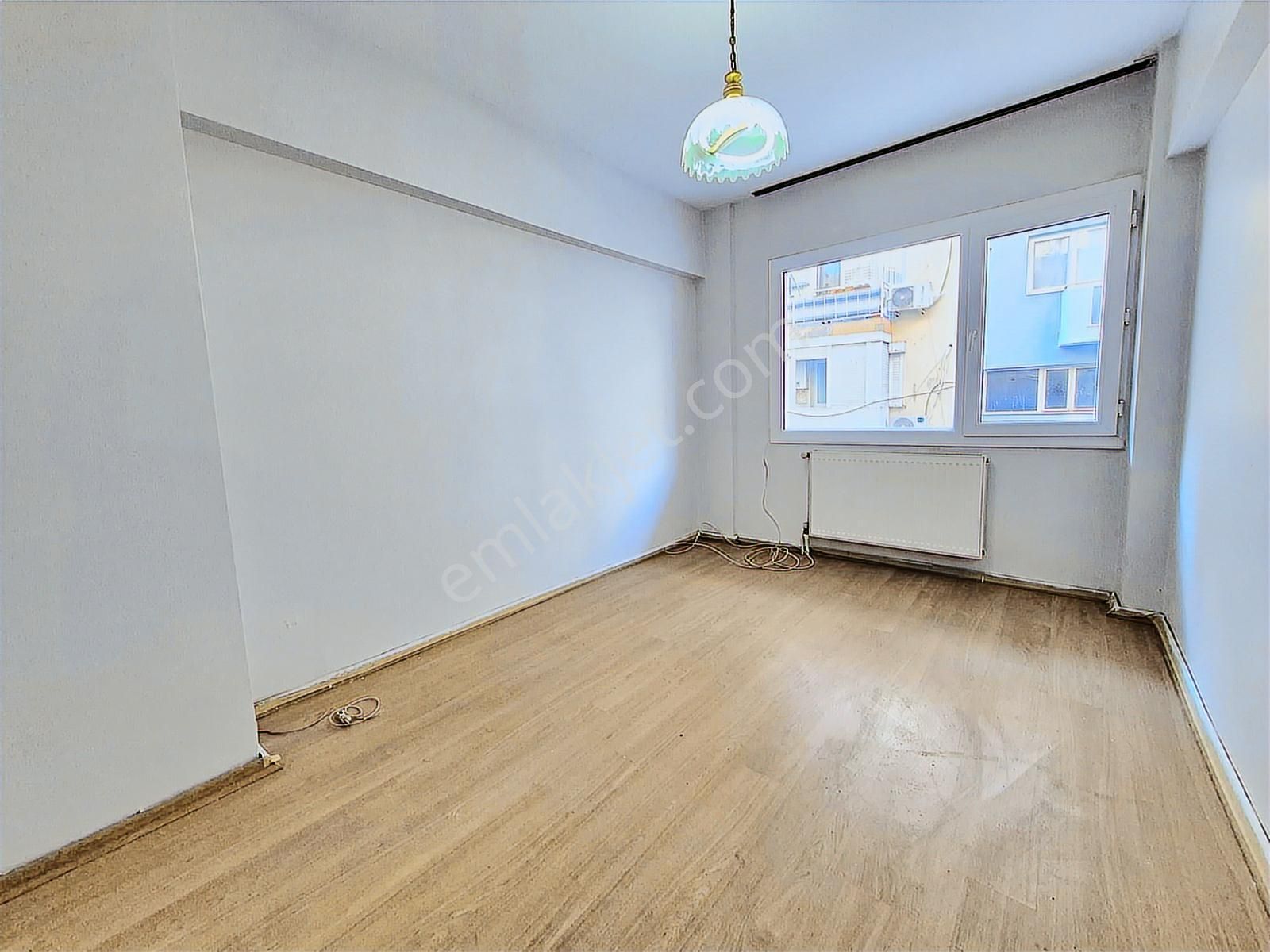 K.yaka Pazaryeri Ve Lise Yakını Köşe D.gazlı 3+1 140 M2 - Görsel 5