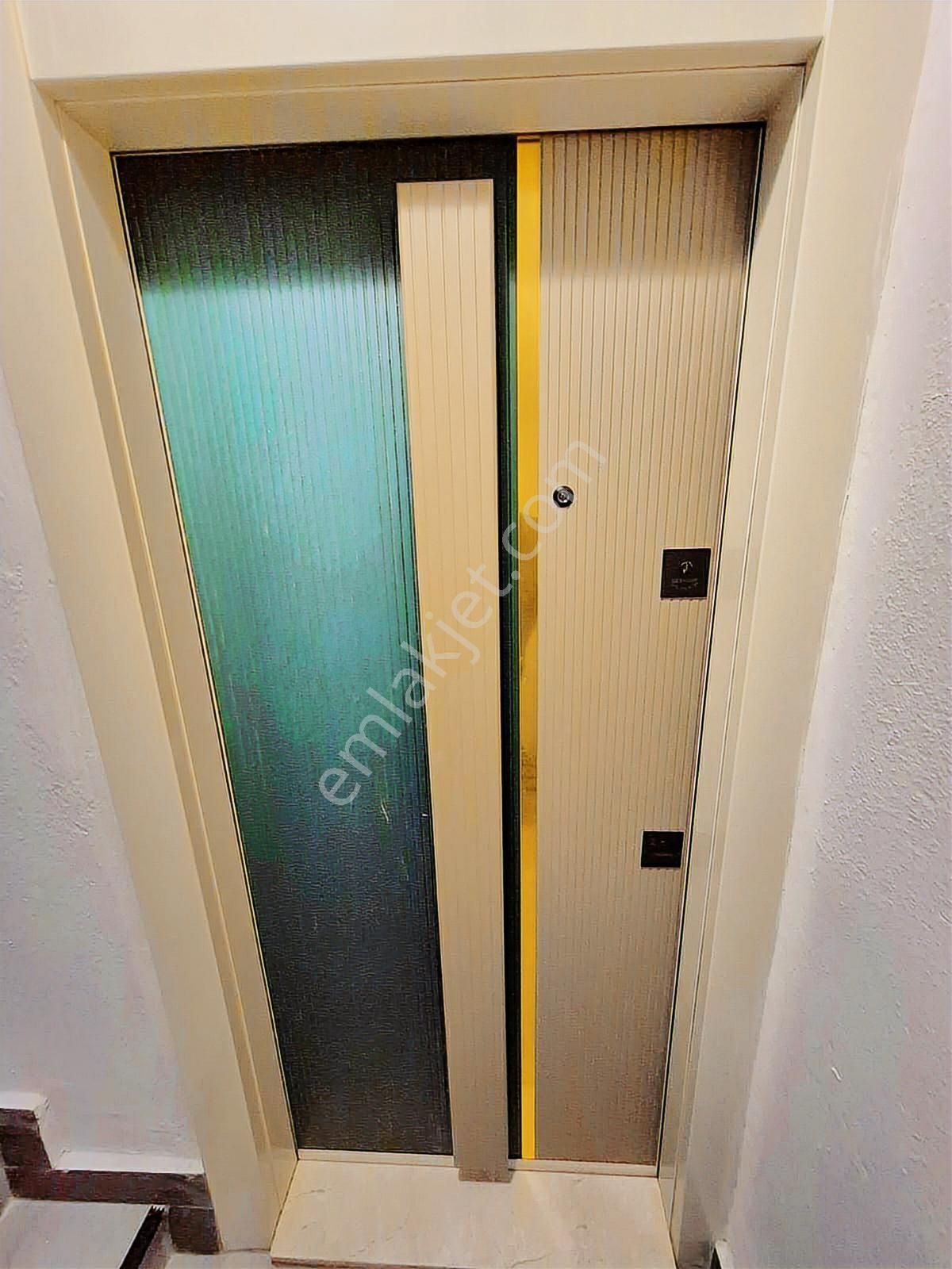 K.yaka Çarşı Ve Zübeyde Hanım Anıtı Yakını Ultura Lüks 2+1 90 M2 - Görsel 23