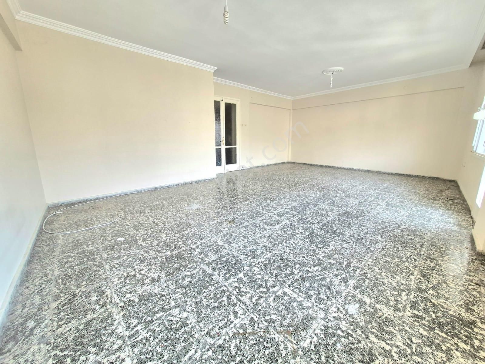 Bostanlı Vapur İskelesi Yakını Cemal Bülbül Sokak 2+1 90 M2 - Görsel 5