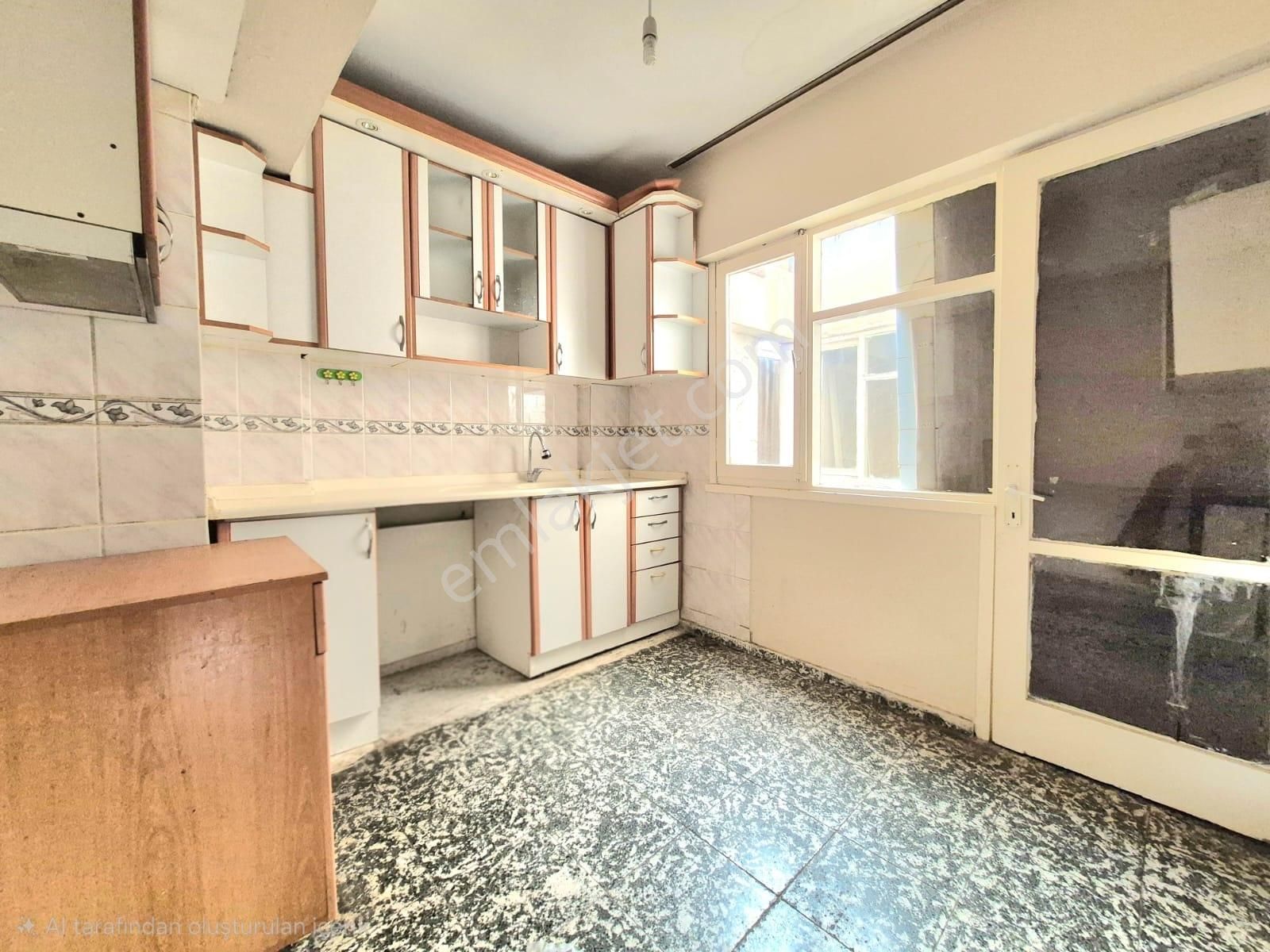 Bostanlı Vapur İskelesi Yakını Cemal Bülbül Sokak 2+1 90 M2 - Görsel 24